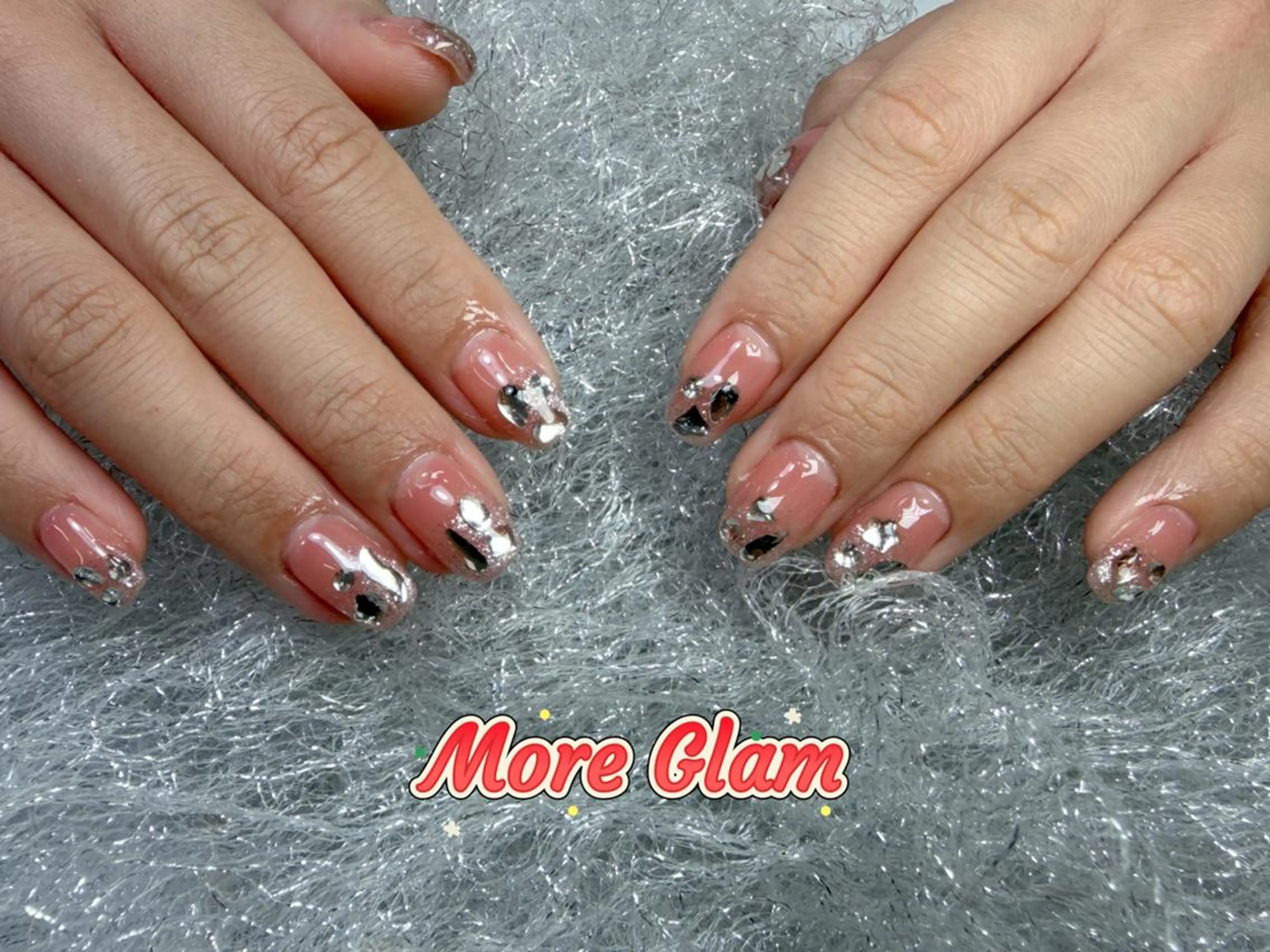 ネイル 長さ出し フットネイル フレンチネイル ジェルネイル ガラスフレンチ MoreGlam ネイルのネイルデザイン