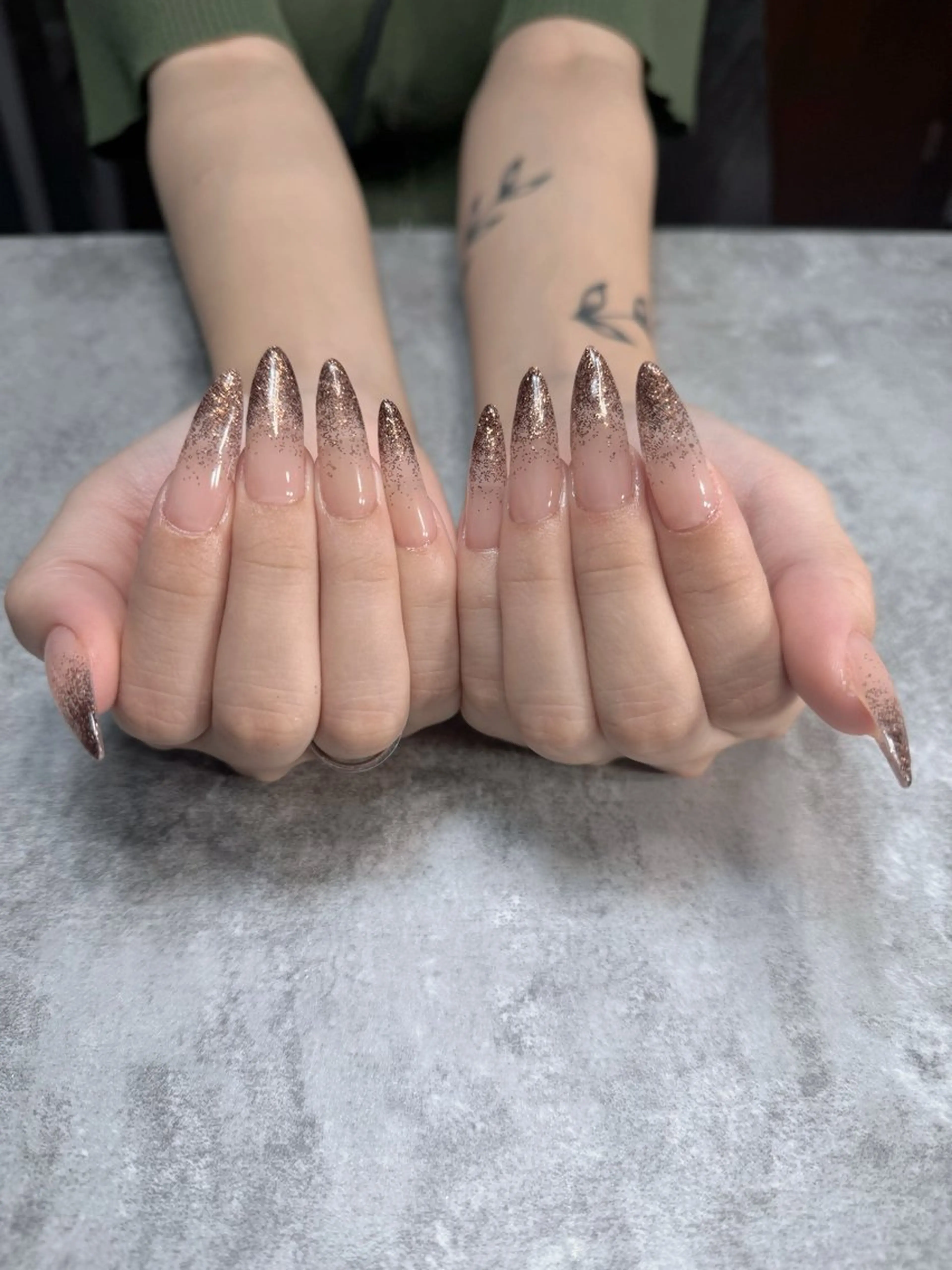 ネイル アートネイル オーロラネイル チークネイル 長さ出し フレンチネイル ハンドネイル nail sideraのネイルデザイン