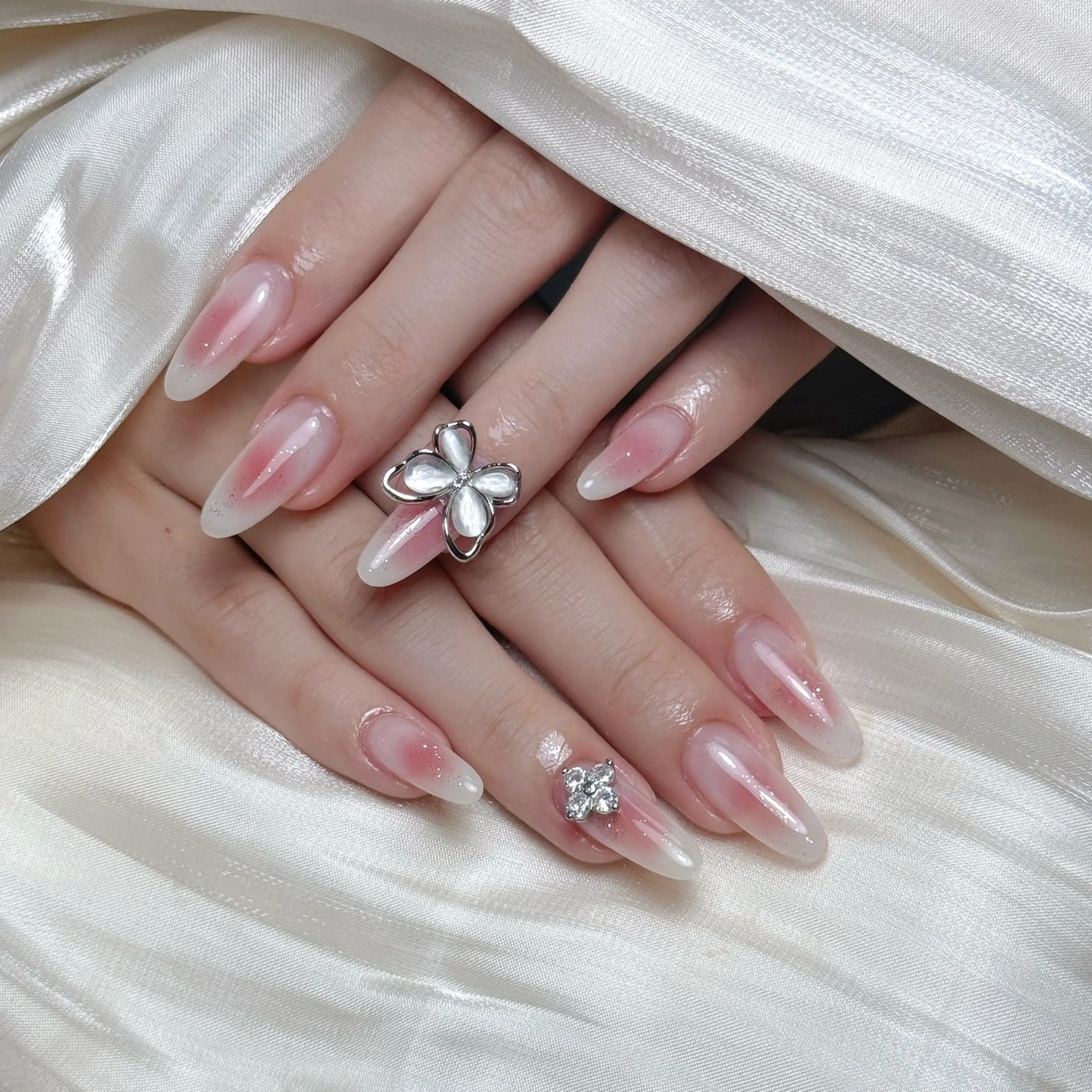 ネイル Maggie Nail🦩のネイルデザイン