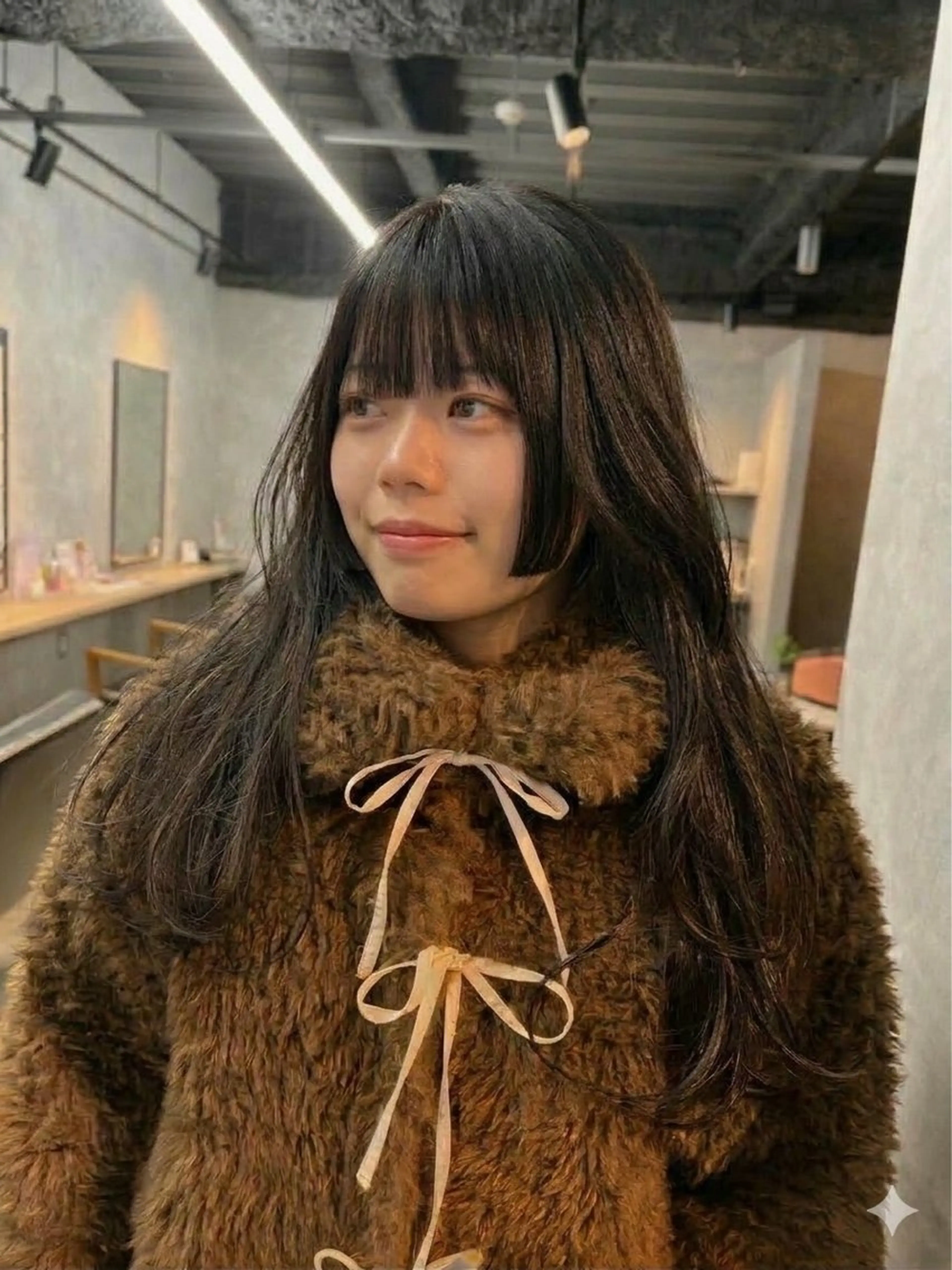 ロング レイヤーカット 小山洋次/阪急茨木/ 透明感カラーショートのヘアスタイル