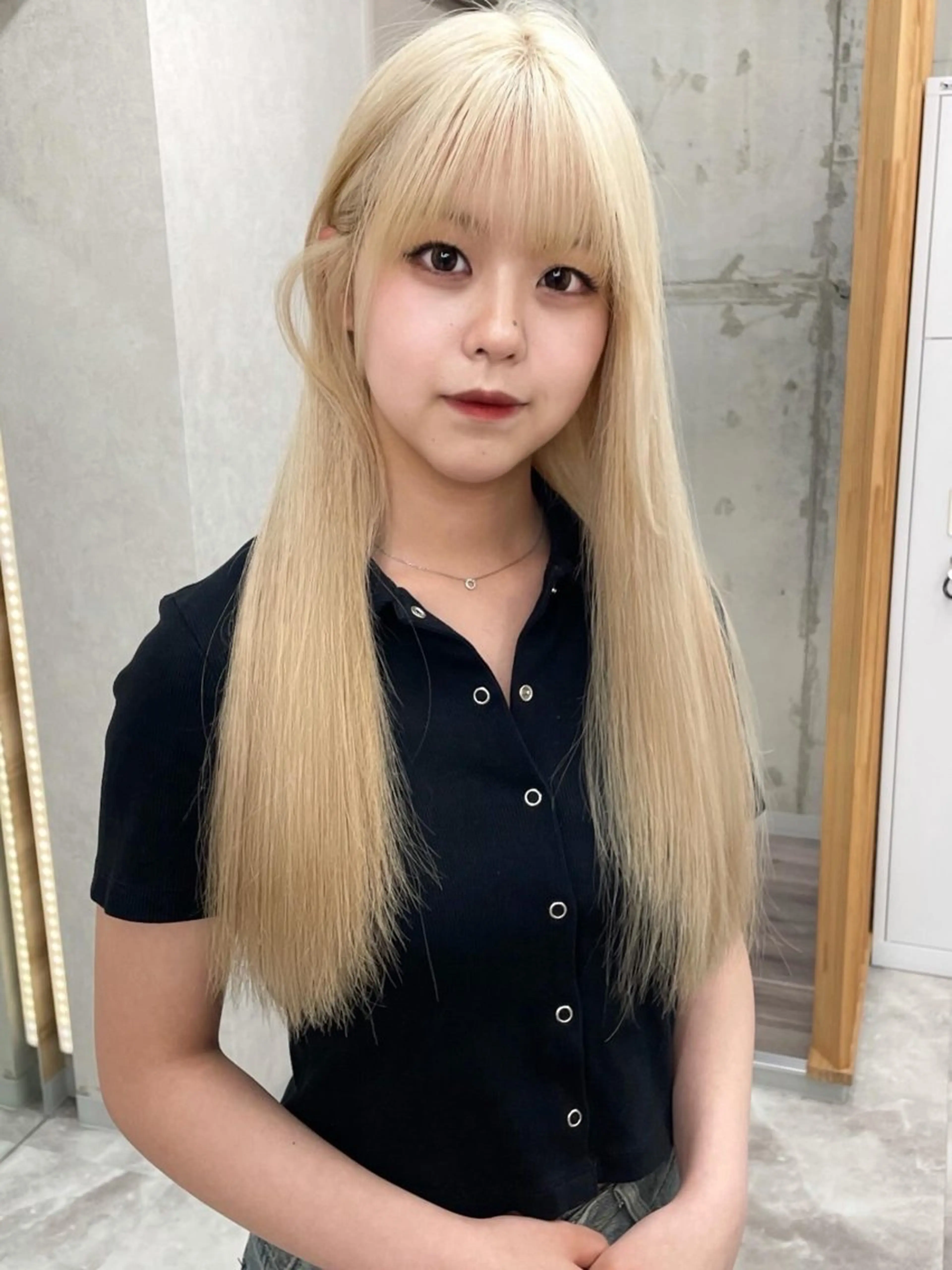 セミロング カラー ベージュカラー ブリーチ ブロンド ブロンドベージュ トリートメント ヘアカラー ブリーチ/ベージュ 💕/momoaのヘアスタイル