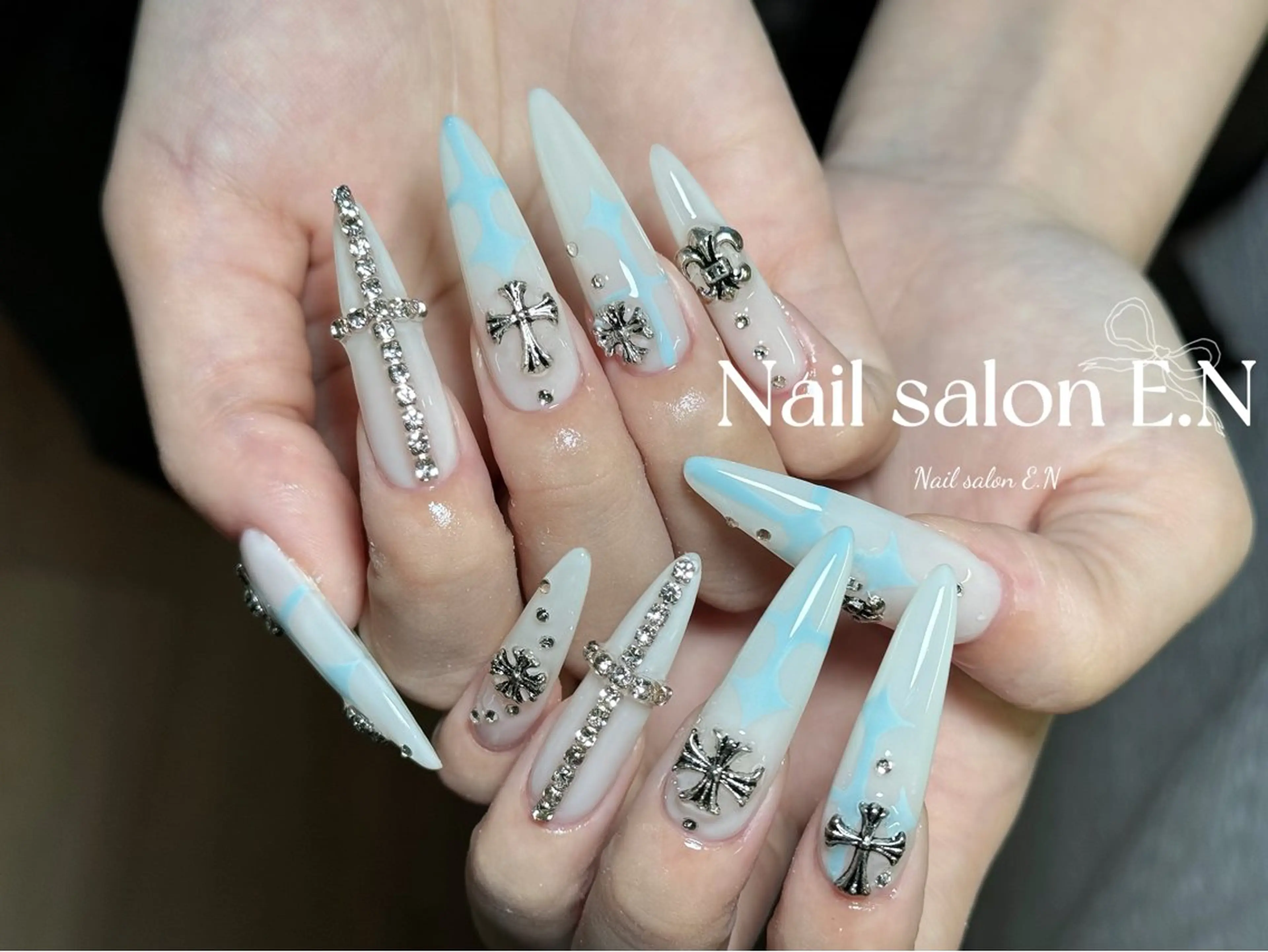 ネイル アートネイル オーロラネイル ブラウン クリアネイル フレンチネイル E.N🦋 長さ出し/持ち込みのネイルデザイン