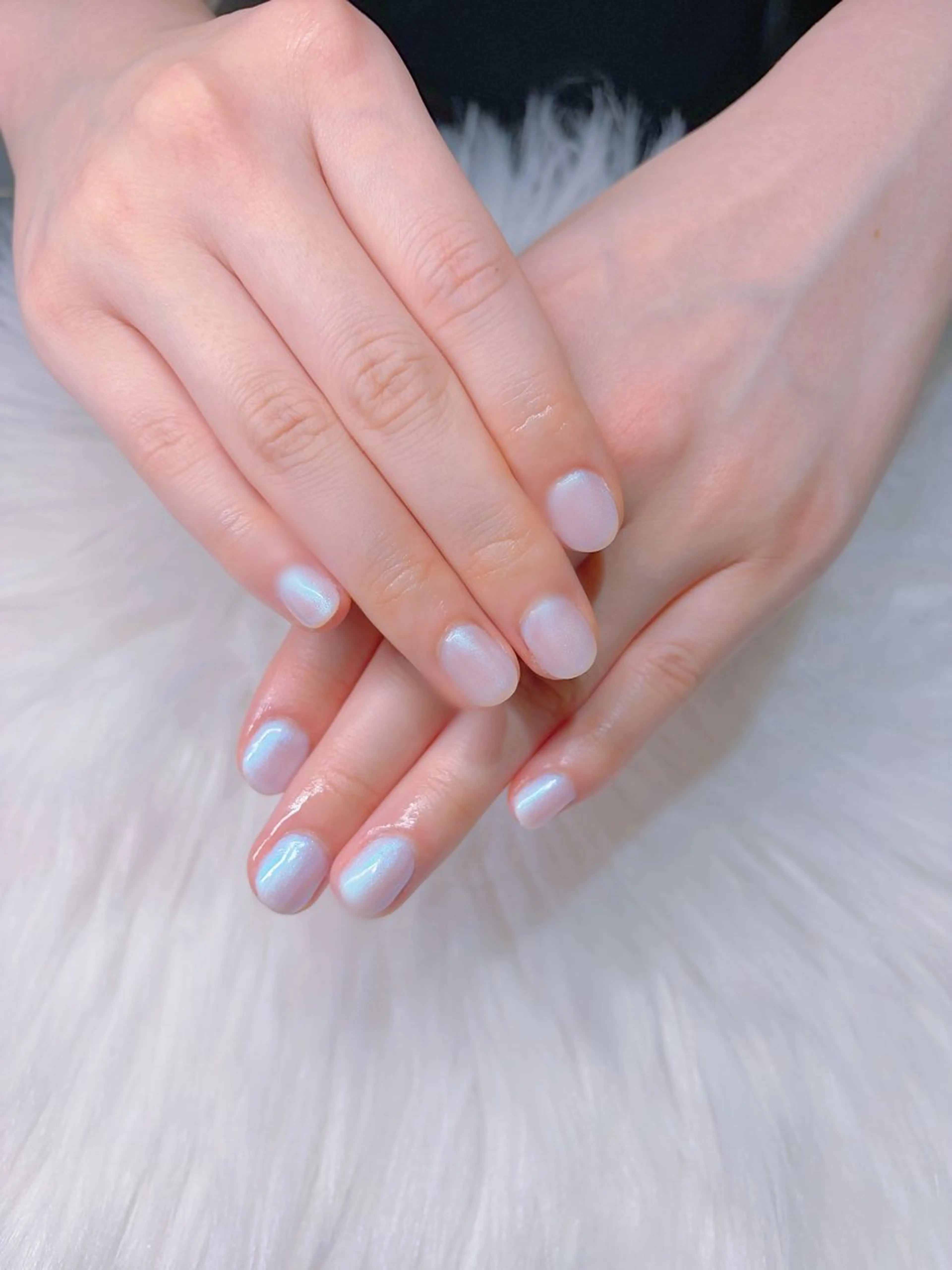 ネイル オーロラネイル ブルー ワンカラーネイル シンプルネイル ハンドネイル Viel💅 ~Kanon~のネイルデザイン