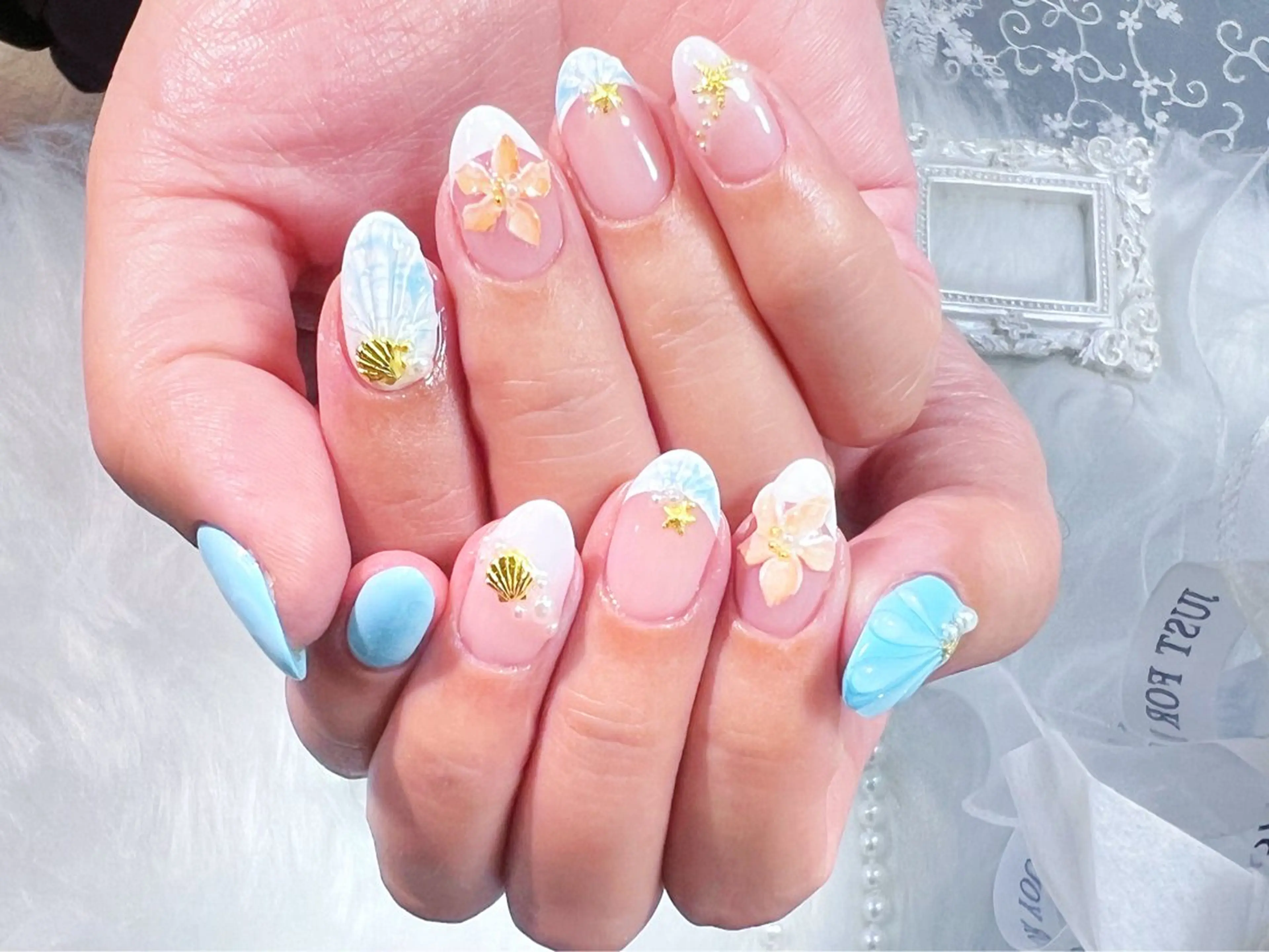 ネイル フレンチネイル ガーリー マグネットネイル 持ち込み スカルプネイル ハンドネイル Painty所属・Painty nailのネイルデザイン