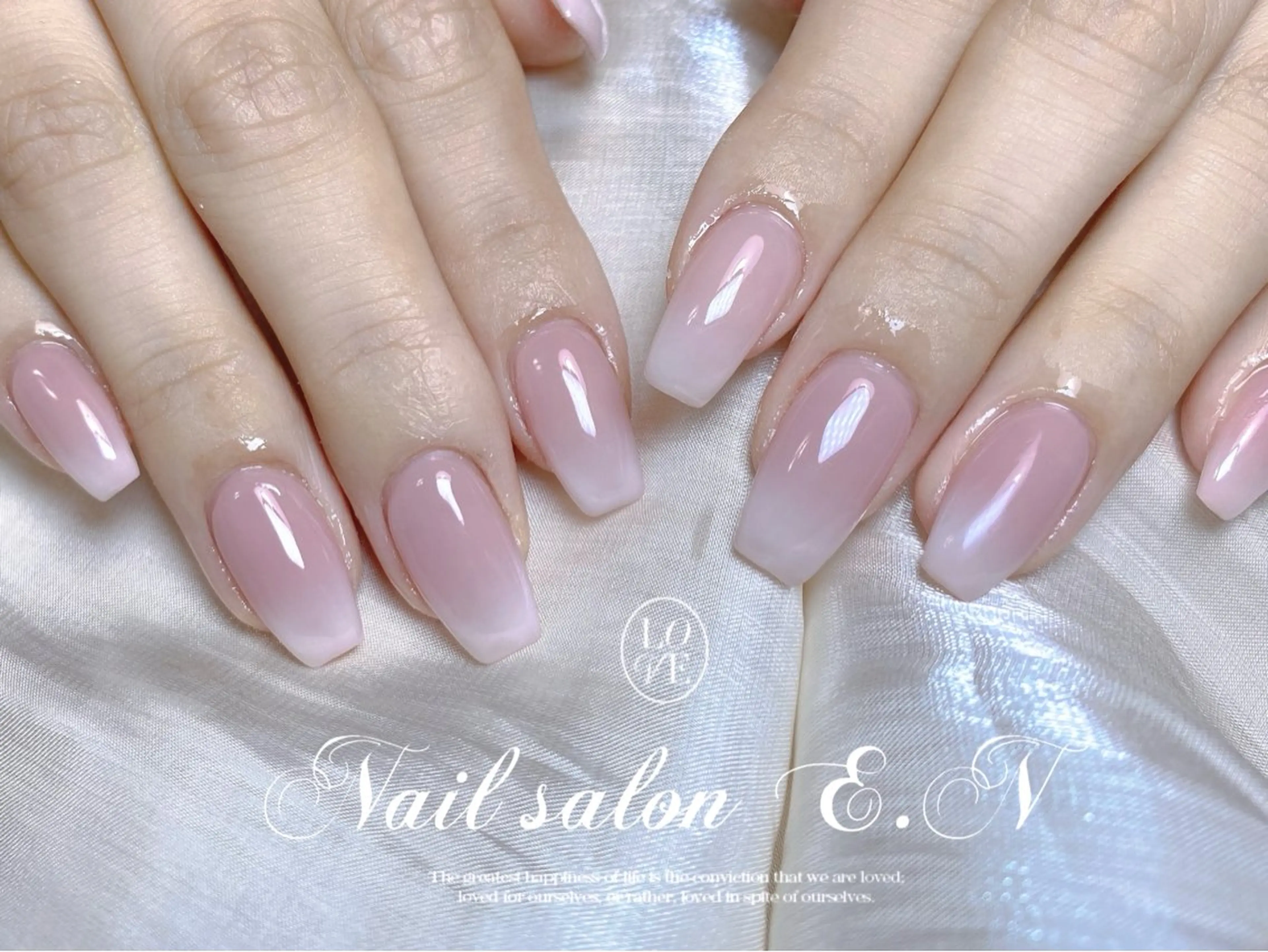 ネイル アートネイル オーロラネイル ガーリー キラキラネイル 韓国ネイル E.N🦋 長さ出し/持ち込みのネイルデザイン