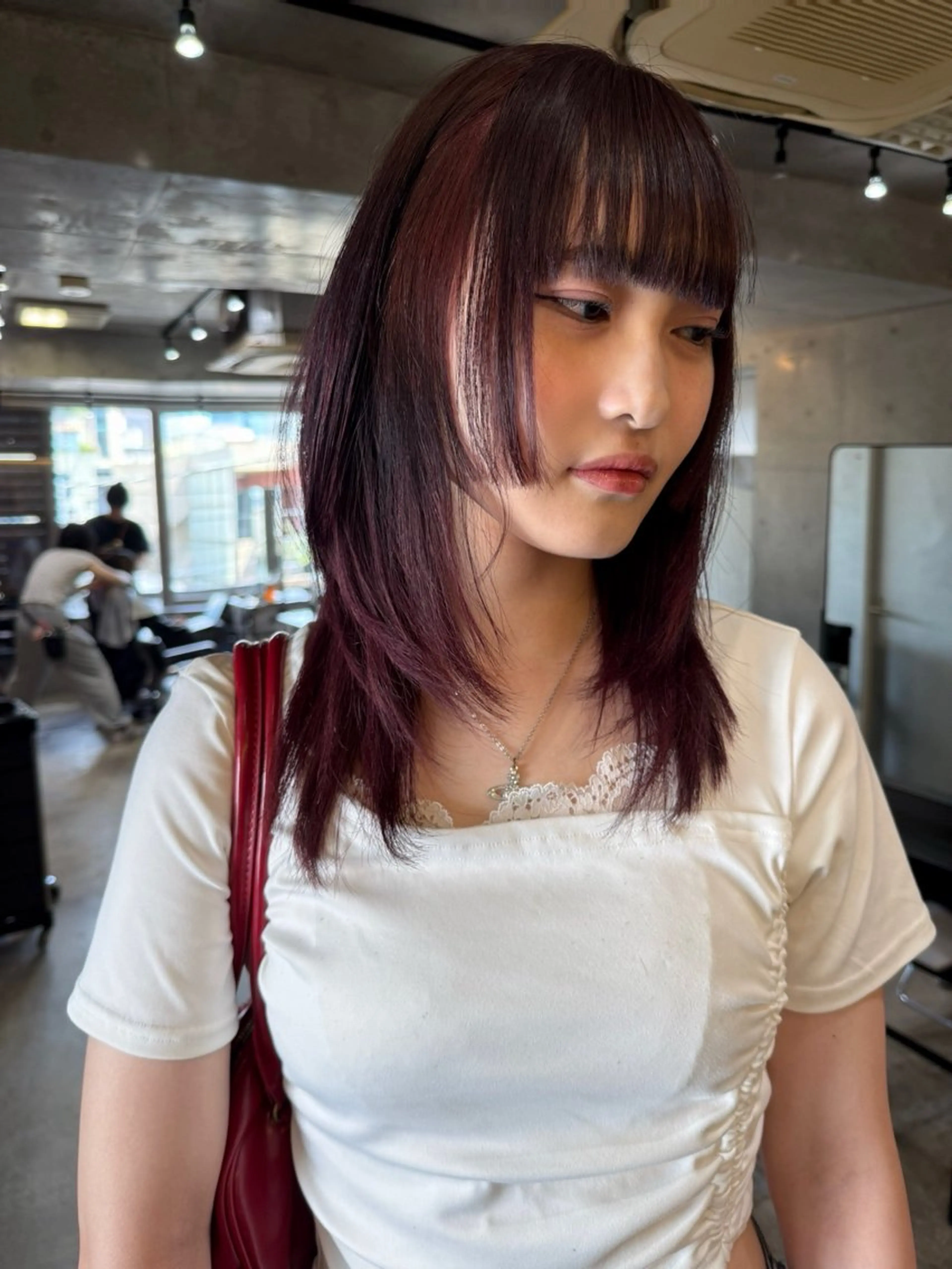 ミディアム レイヤーカット カット ヘアカラー レイヤーカット\ウル フ　chinatsuのヘアスタイル