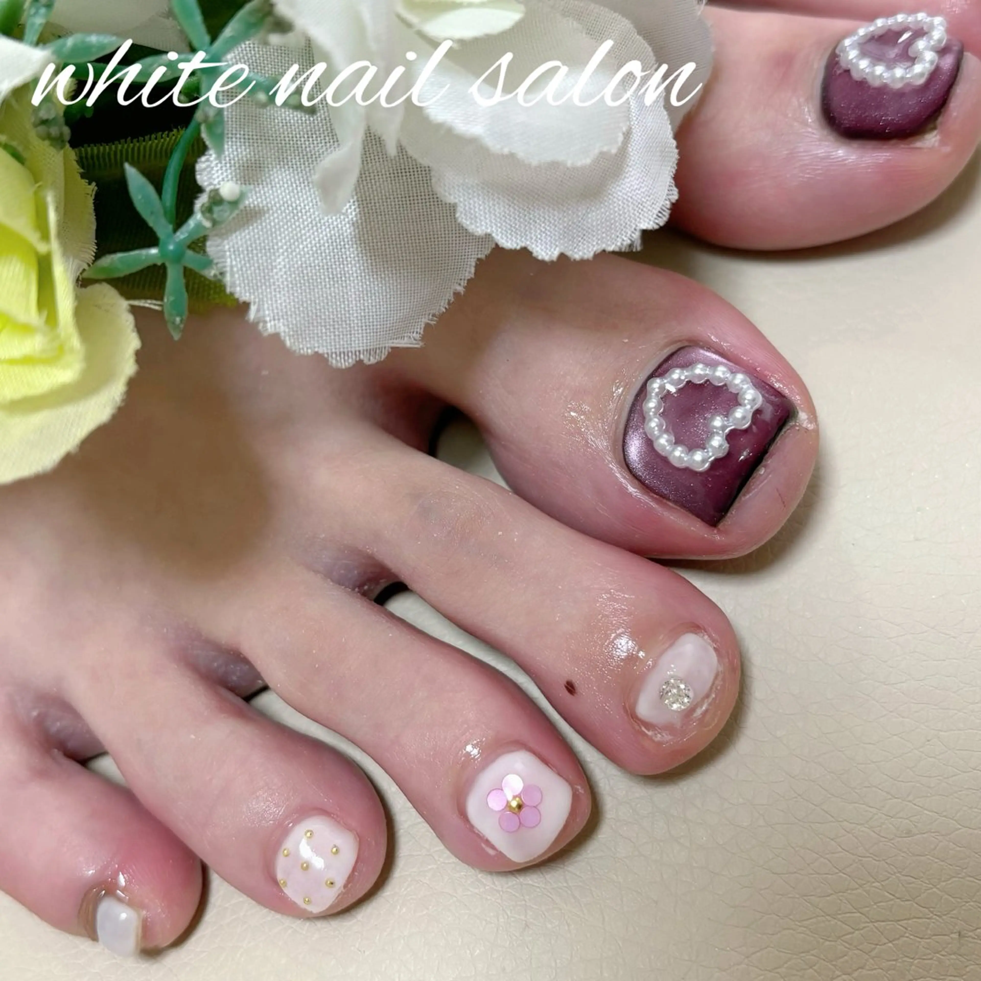 ネイル ホワイト フットネイル white nail salonのネイルデザイン
