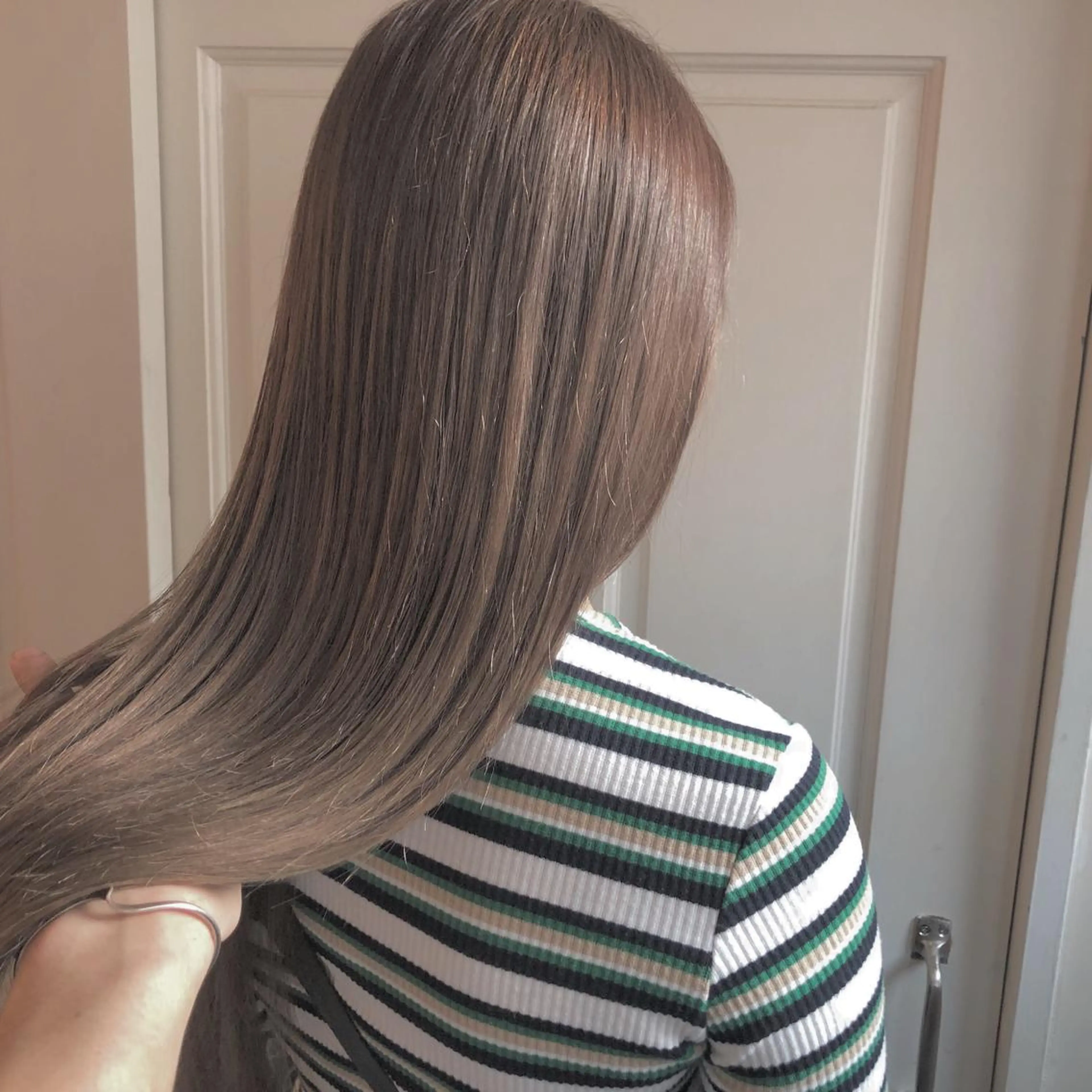 セミロング カラー ヘアカラー 🌸ハイトーン 新田　廉 🌸のヘアスタイル