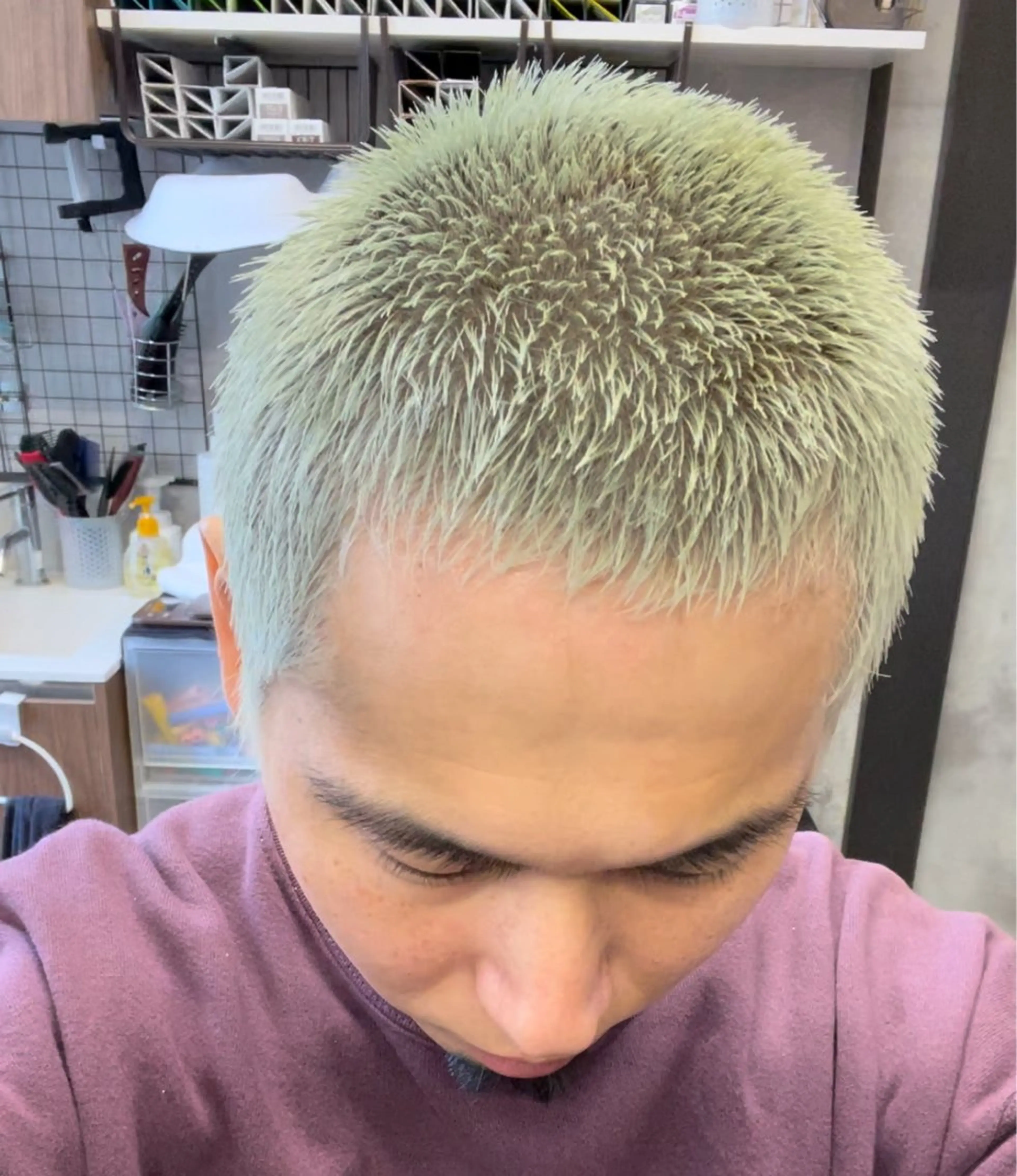 カラー メンズ メンズハイトーン ハイトーンカラー Lull (シェアサロンReco VIProom)所属・Lull1人美容室 バレイヤージュのヘアスタイル