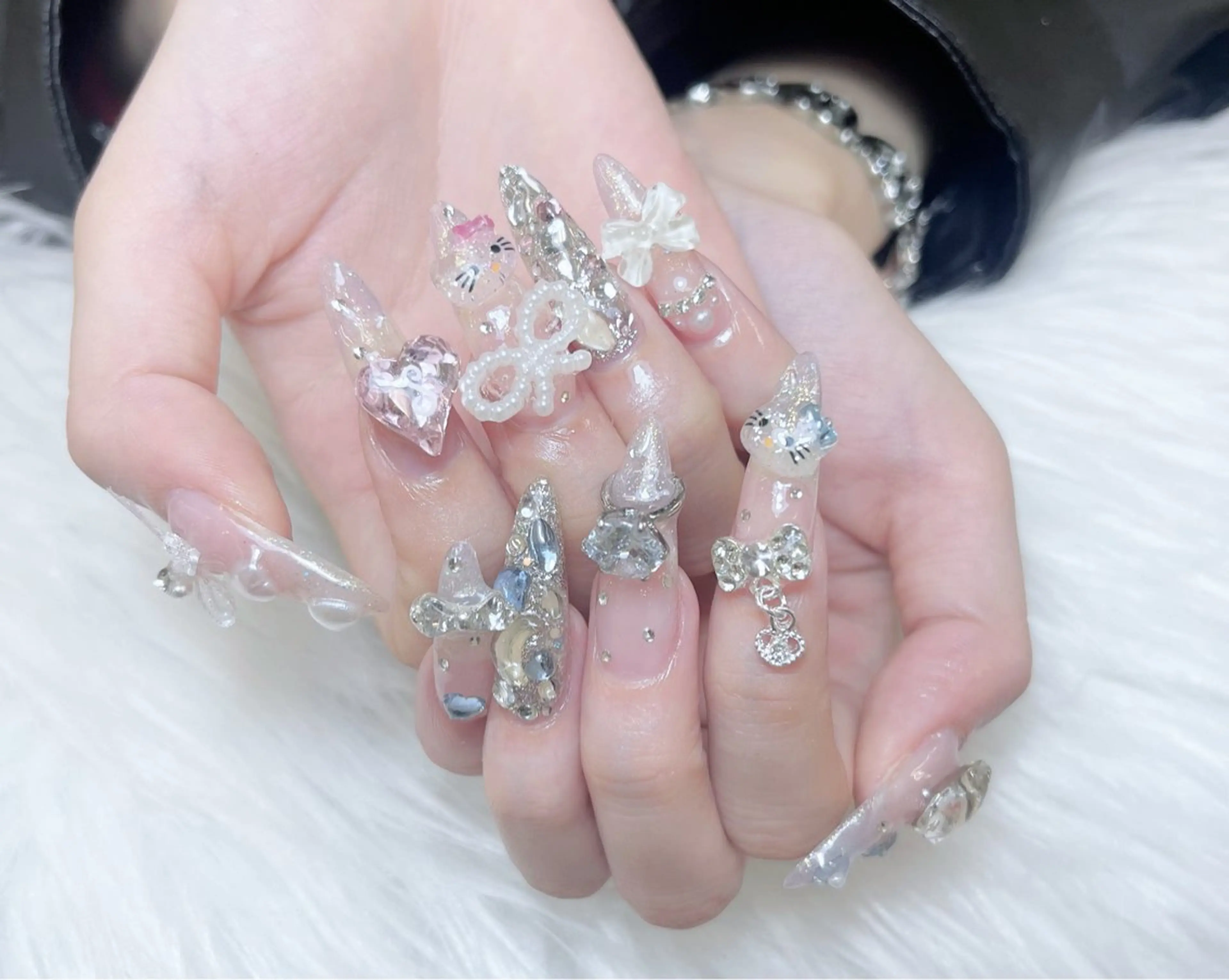 ネイル 成人式 ロングネイル マグネットネイル 大理石ネイル(マーブル) リボン ハンドネイル Amee Nail Salonのネイルデザイン