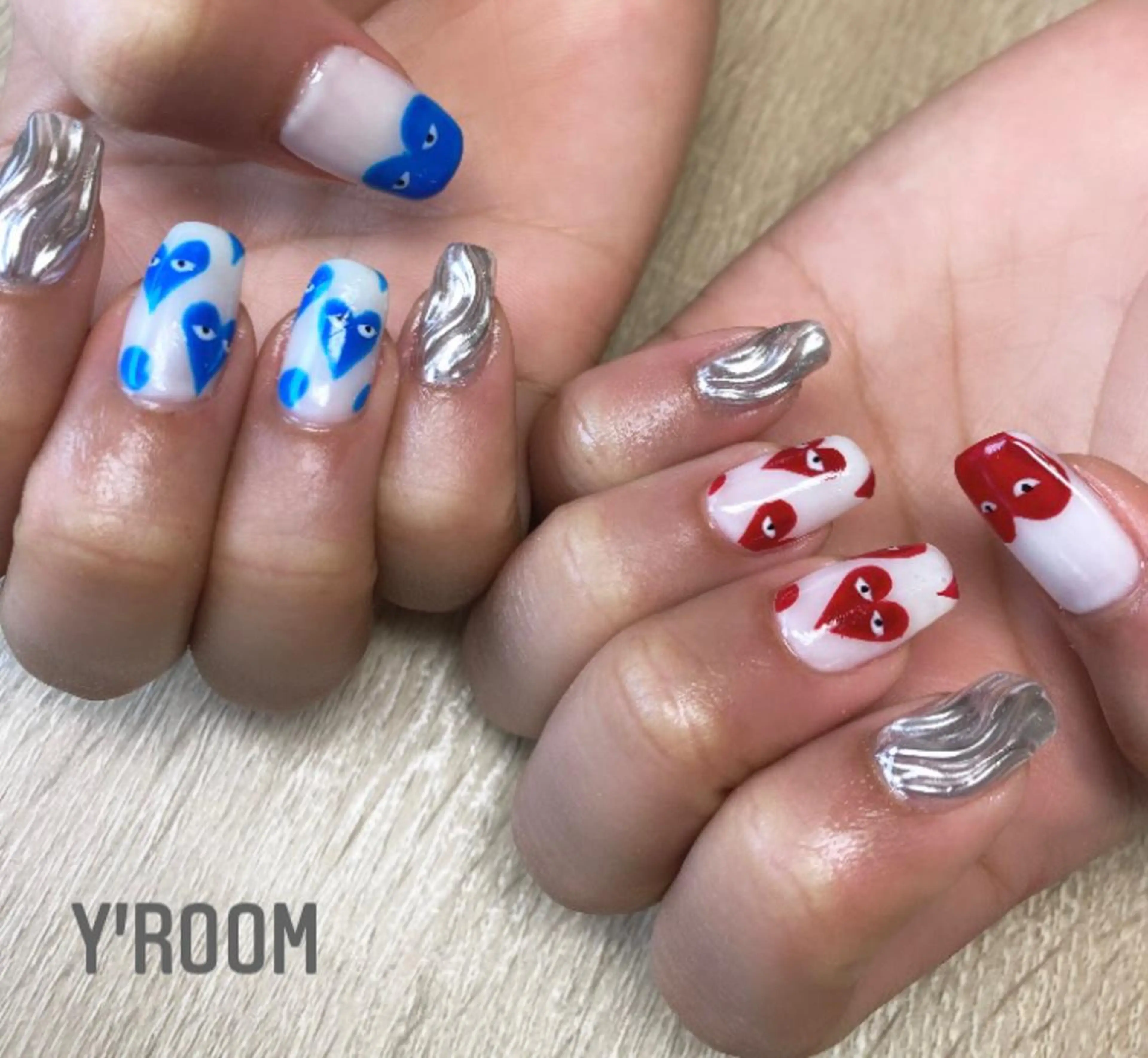 ネイル オーロラネイル フラッシュネイル フットネイル ジェルネイル 氷ネイル・うるうるネイル ハンドネイル YUKA （ネイリスト）のネイルデザイン