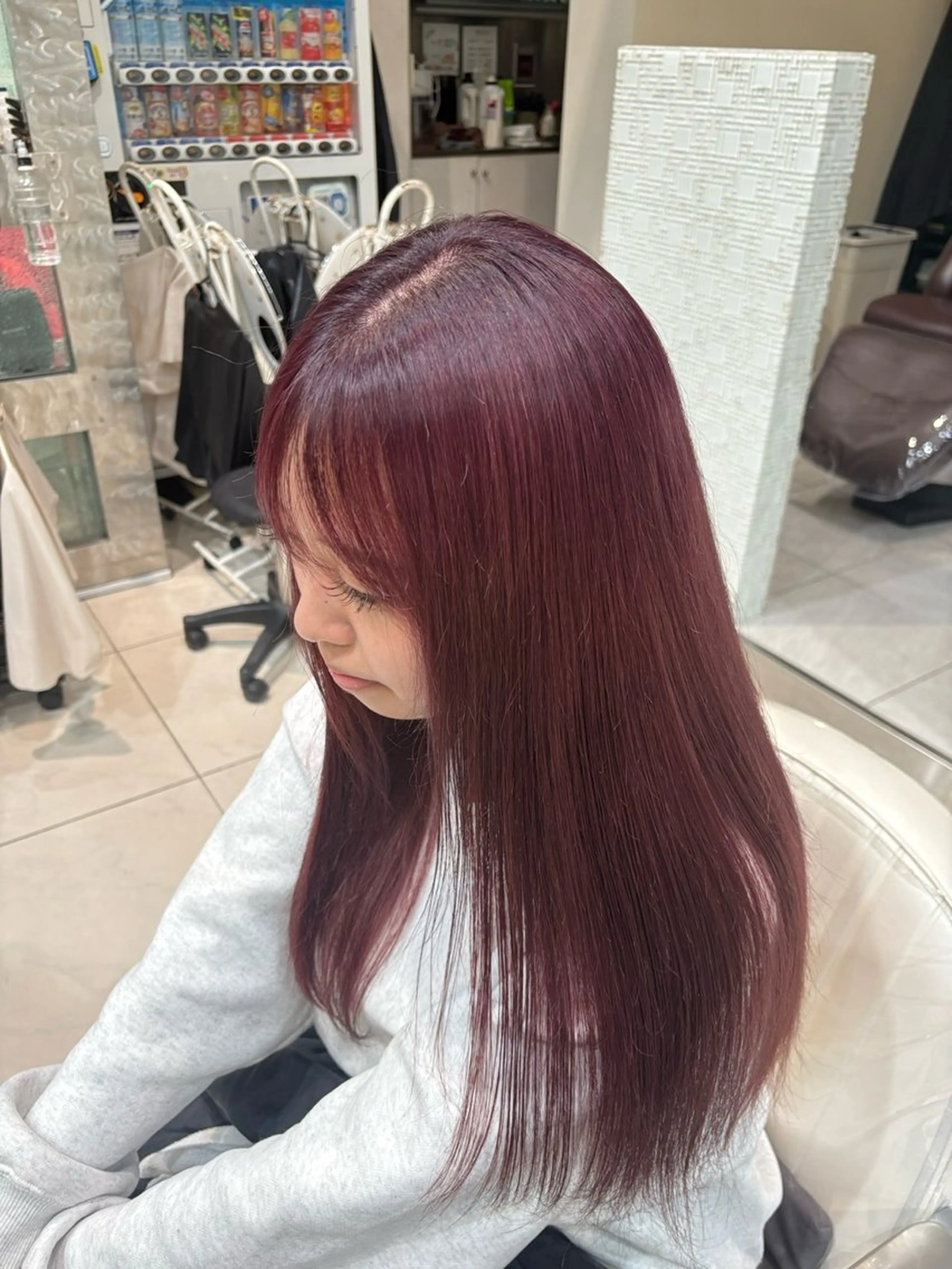 カラー 磯谷 怜寿のヘアスタイル