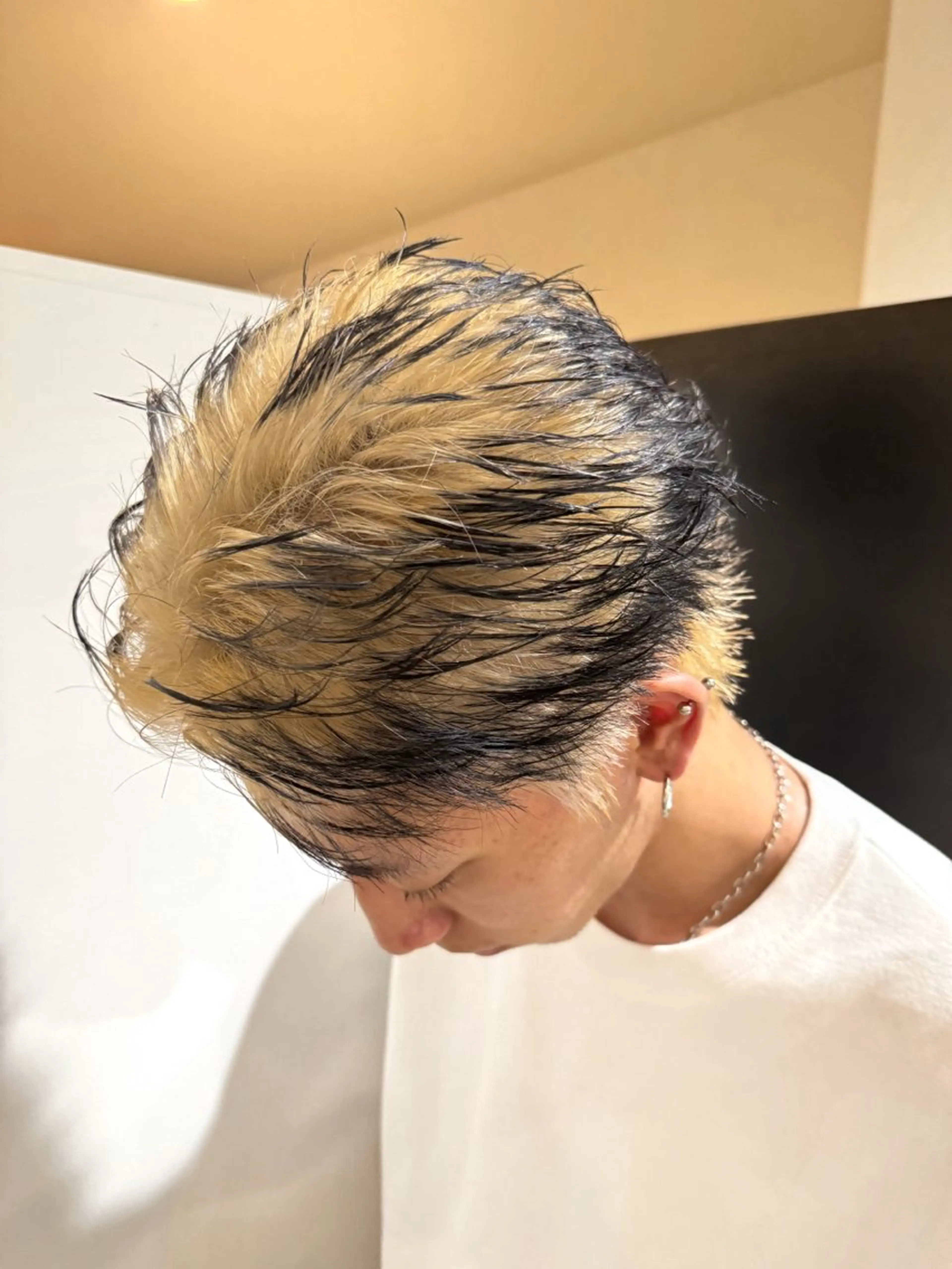 カラー メンズ 黒髪 ブロンド ハイトーン/デザイン カラー／悠斗のヘアスタイル