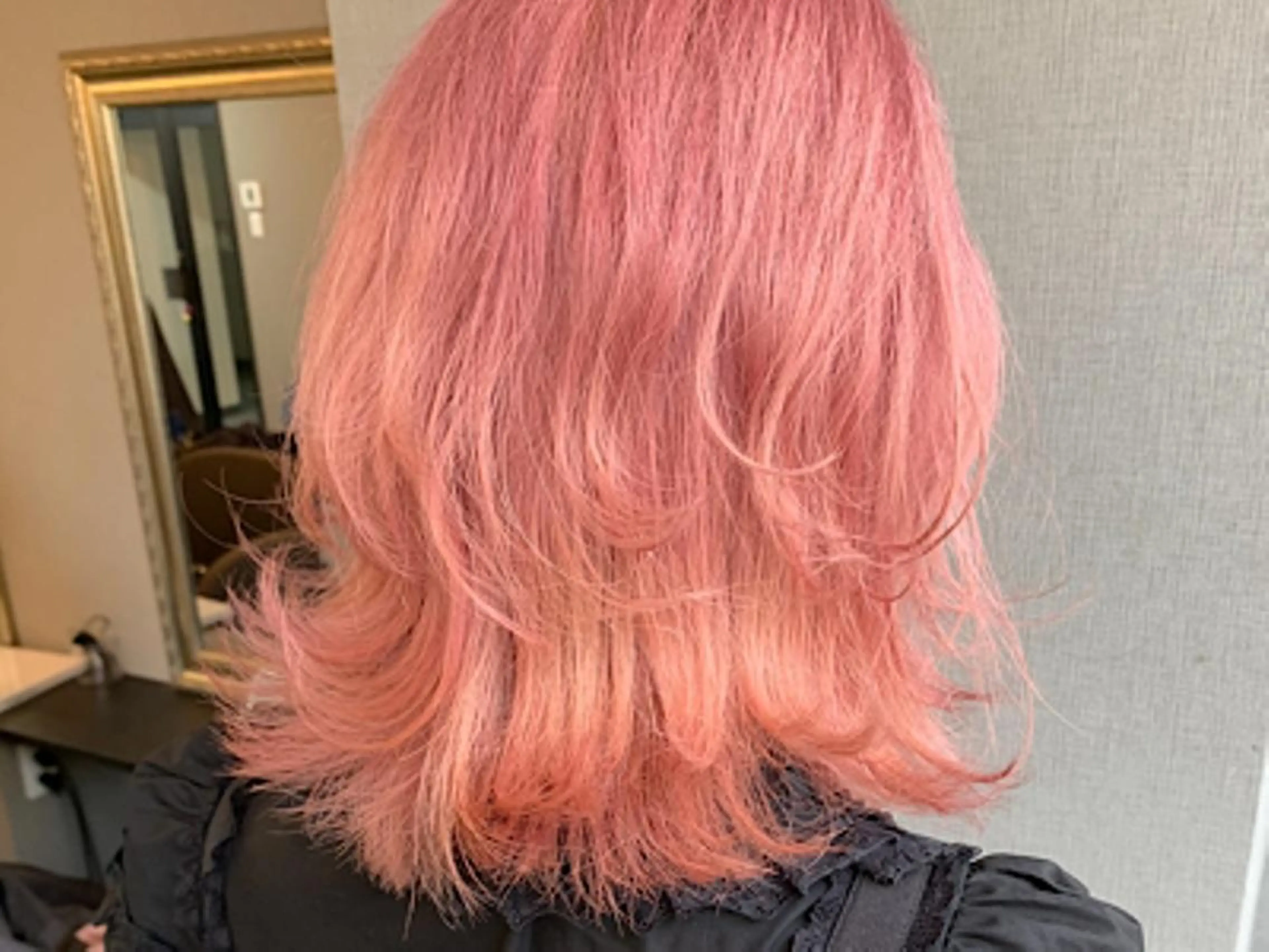 セミロング ハイライト レイヤーカット ヘアカラー Selene hair OSAKAのヘアスタイル