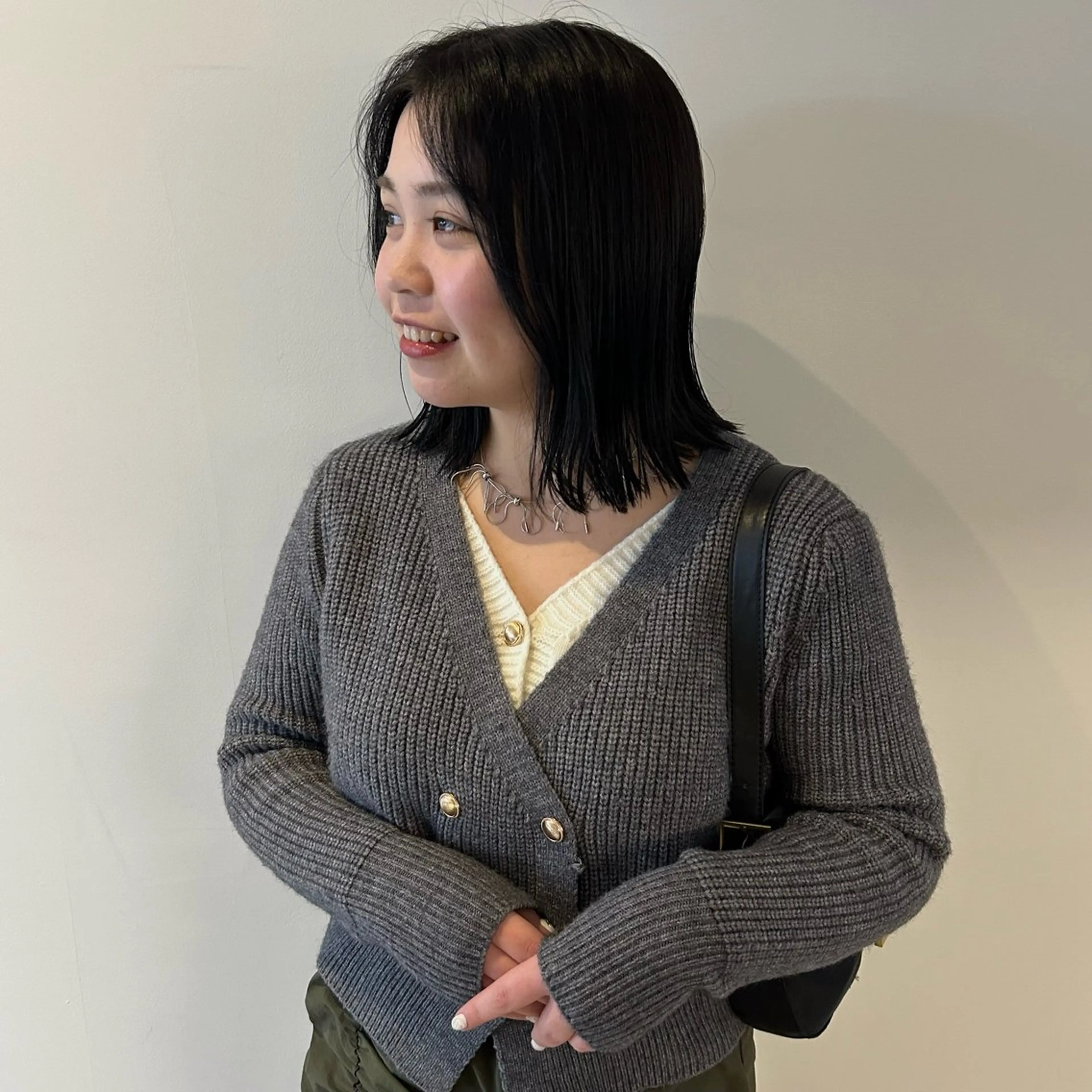 ミディアム カラー ブリーチ ケアブリーチ 透明感カラー ハイトーンカラー ボブ nonoka オリーブ/グレージュのヘアスタイル