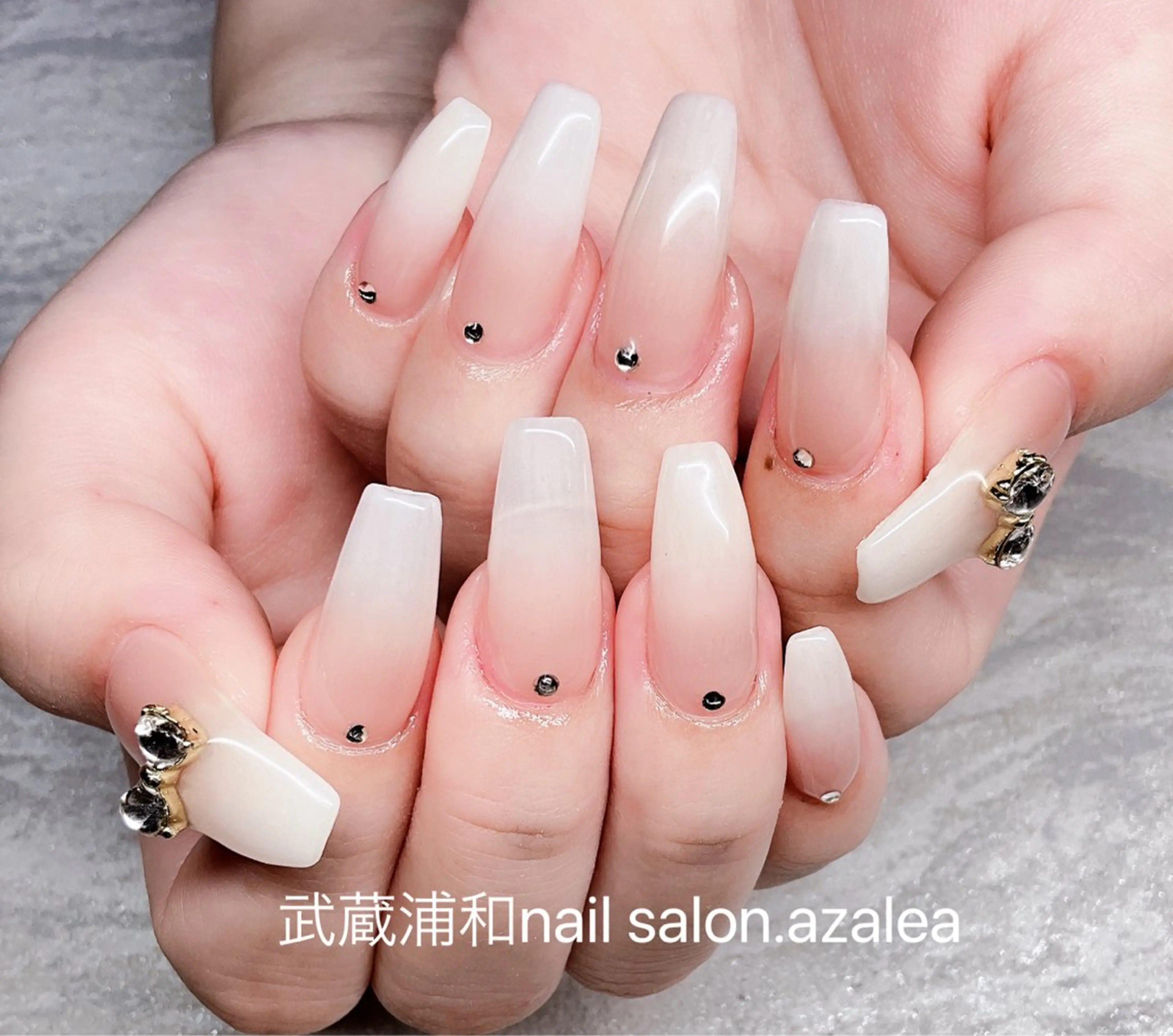 ネイル ハンドネイル R inのネイルデザイン