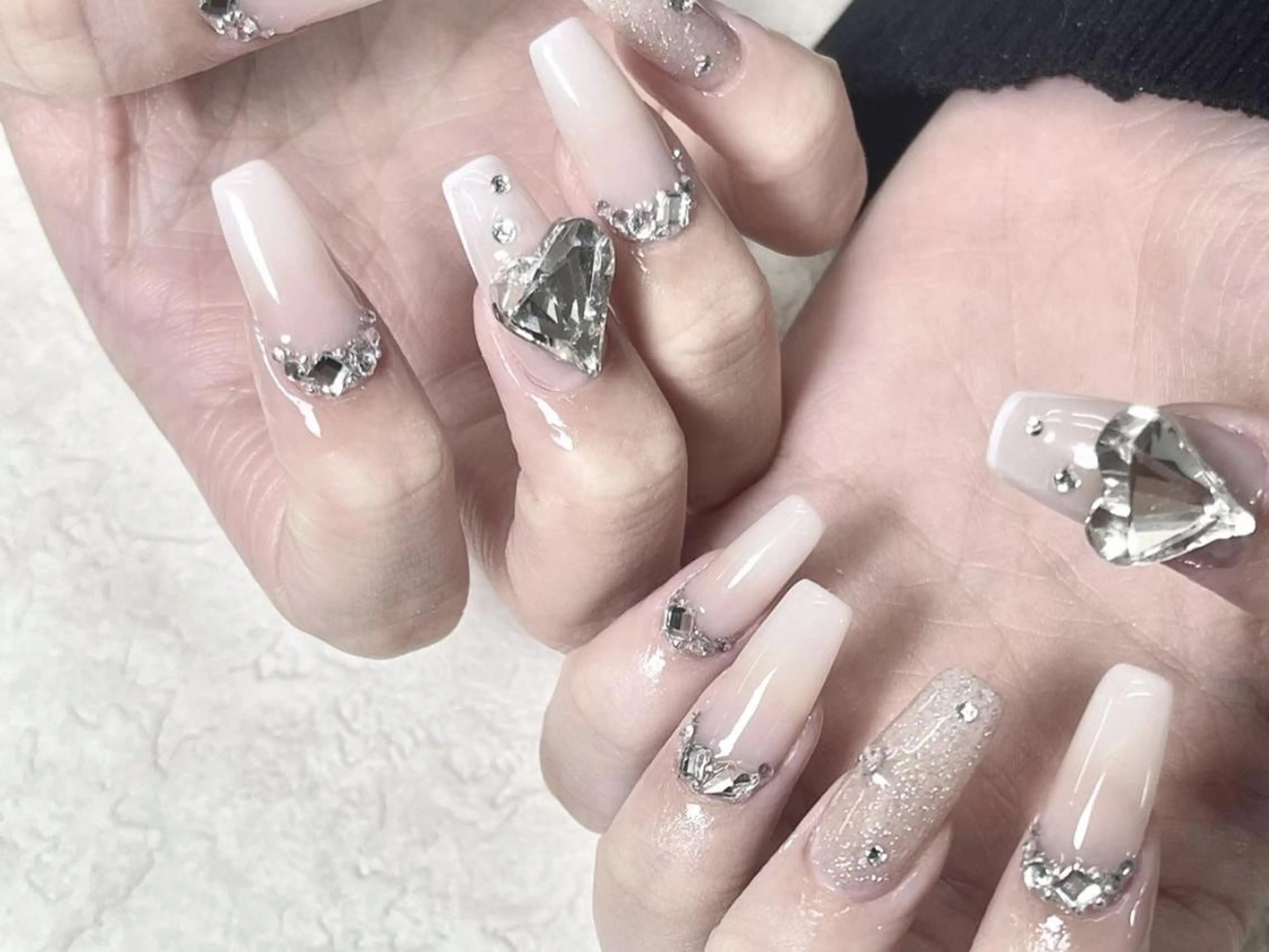 メンズ ネイル アートネイル フレンチネイル ジェルネイル キラキラネイル パラジェル Bloom kabukiのネイルデザイン