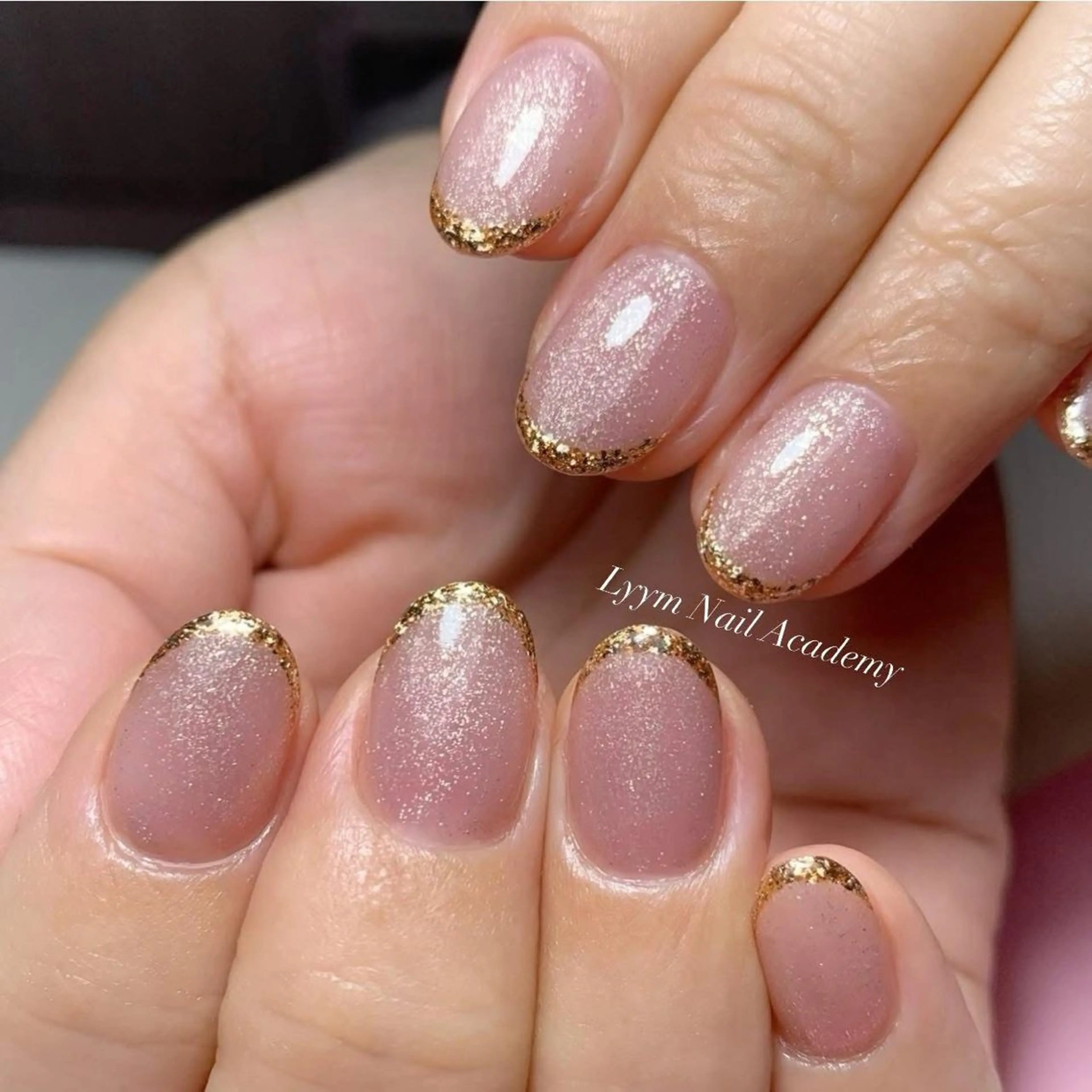 ネイル フレンチネイル ラメ(グリッター) LYYM Salonのネイルデザイン