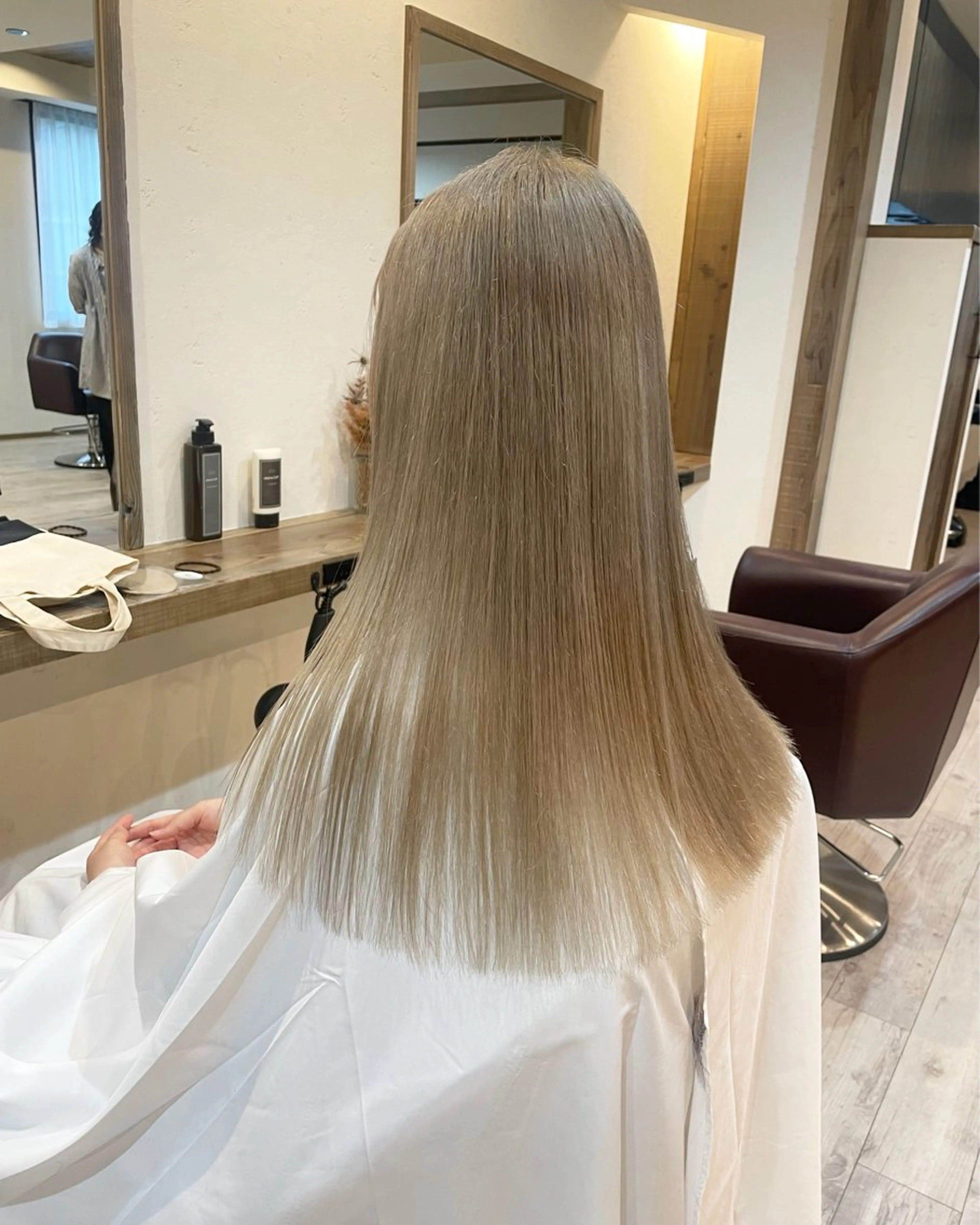 ロング カラー ブロンド ヘアカラー 渋谷 留菜のヘアスタイル