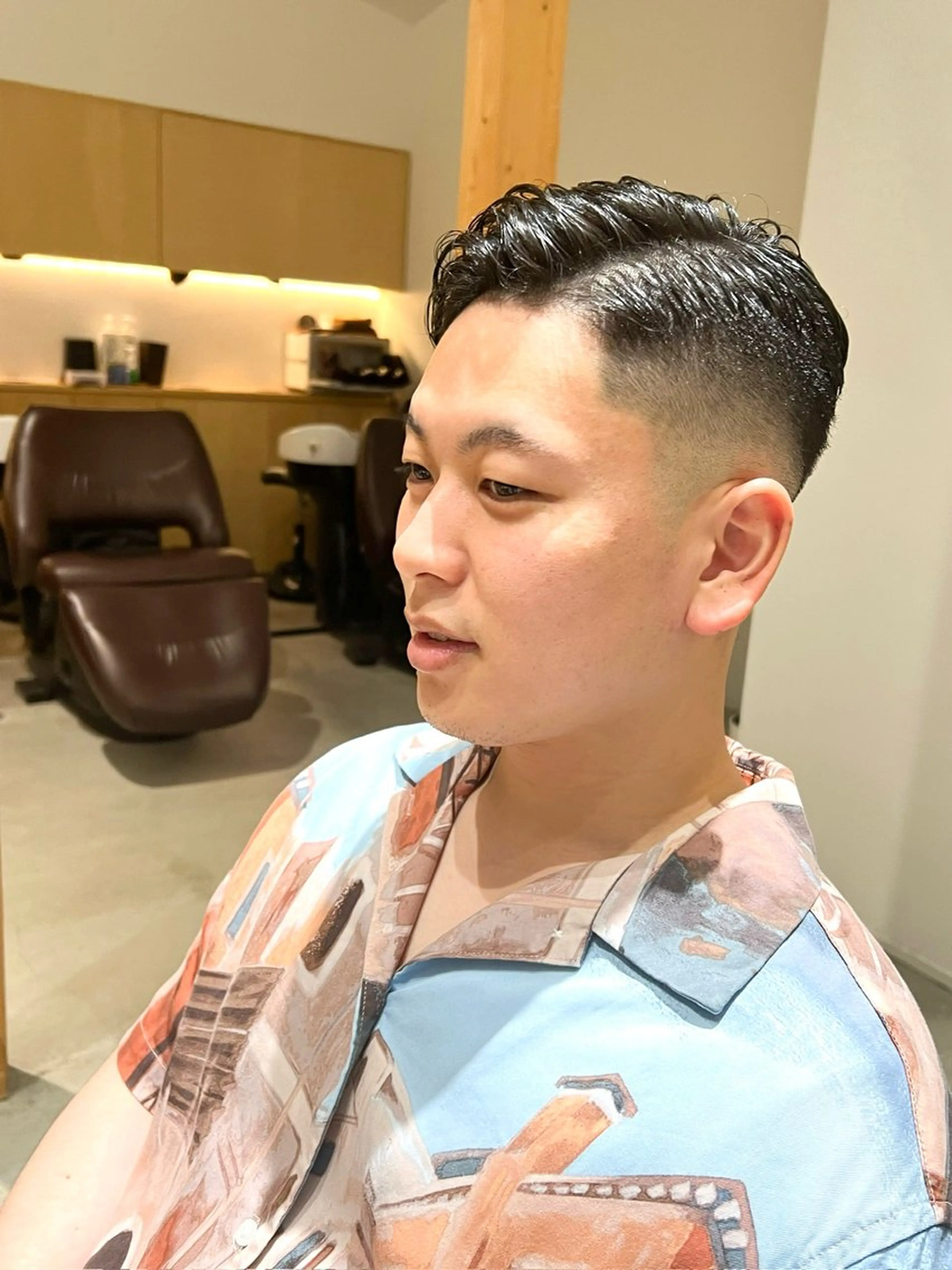 ショート パーマ メンズ フェードカット メンズパーマ 七三 カット 服部 雄輝のヘアスタイル