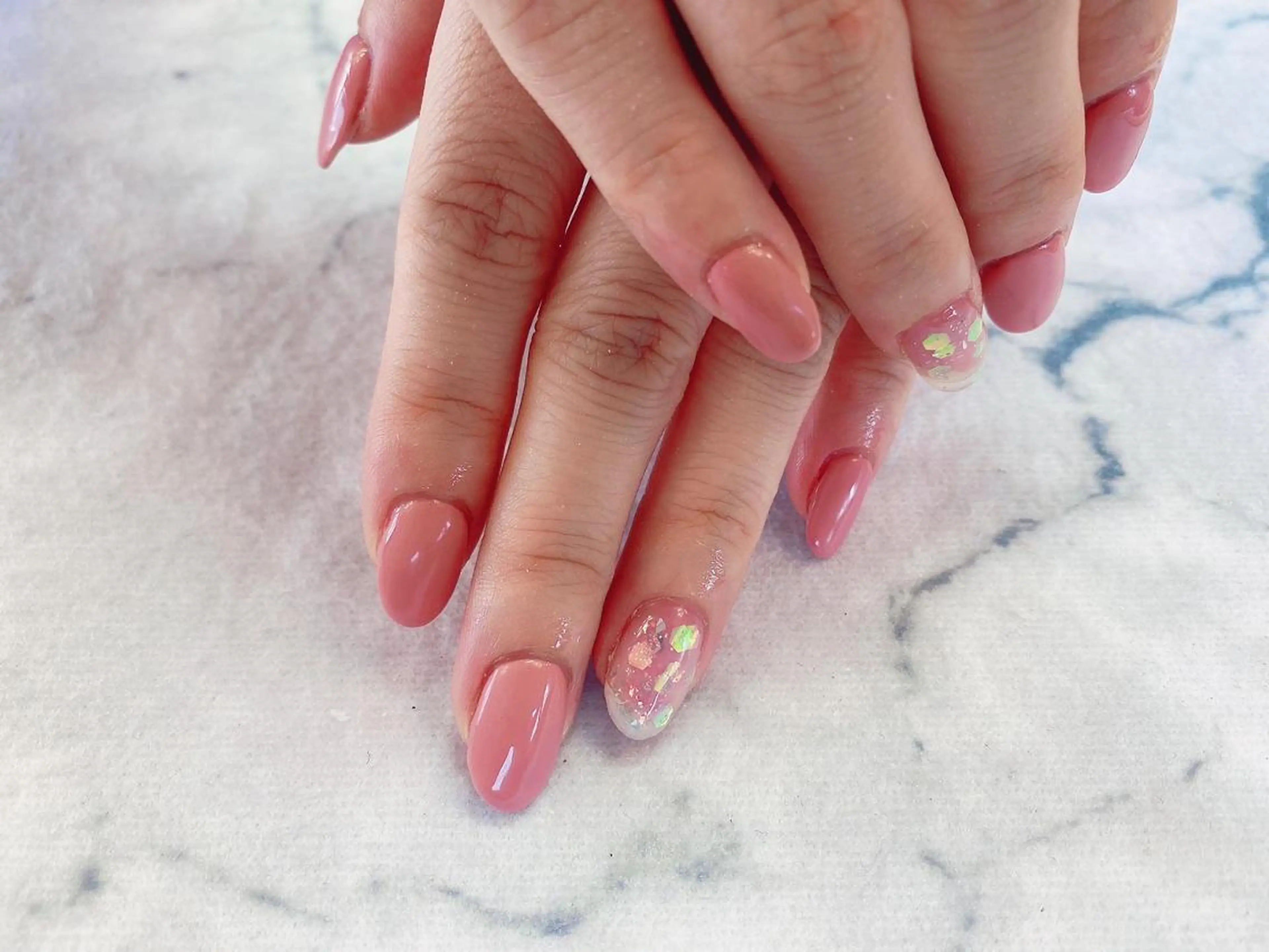 ネイル ネイルリボン 受付スタッフのネイルデザイン