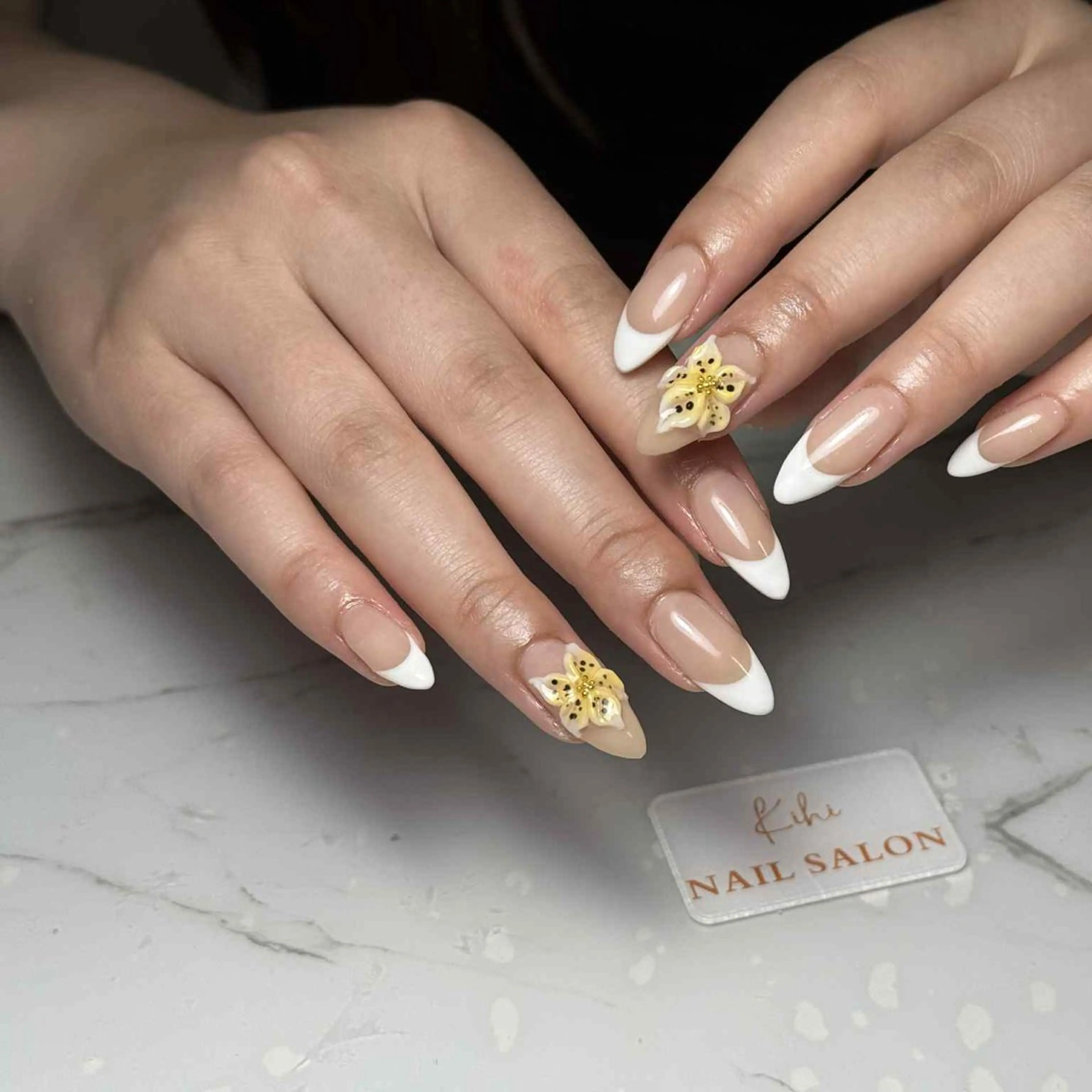 ネイル アートネイル フレンチネイル ジェルネイル グラデーション 韓国ネイル ハンドネイル 💕鈴木ユリ パラジェル/オフ無料のネイルデザイン