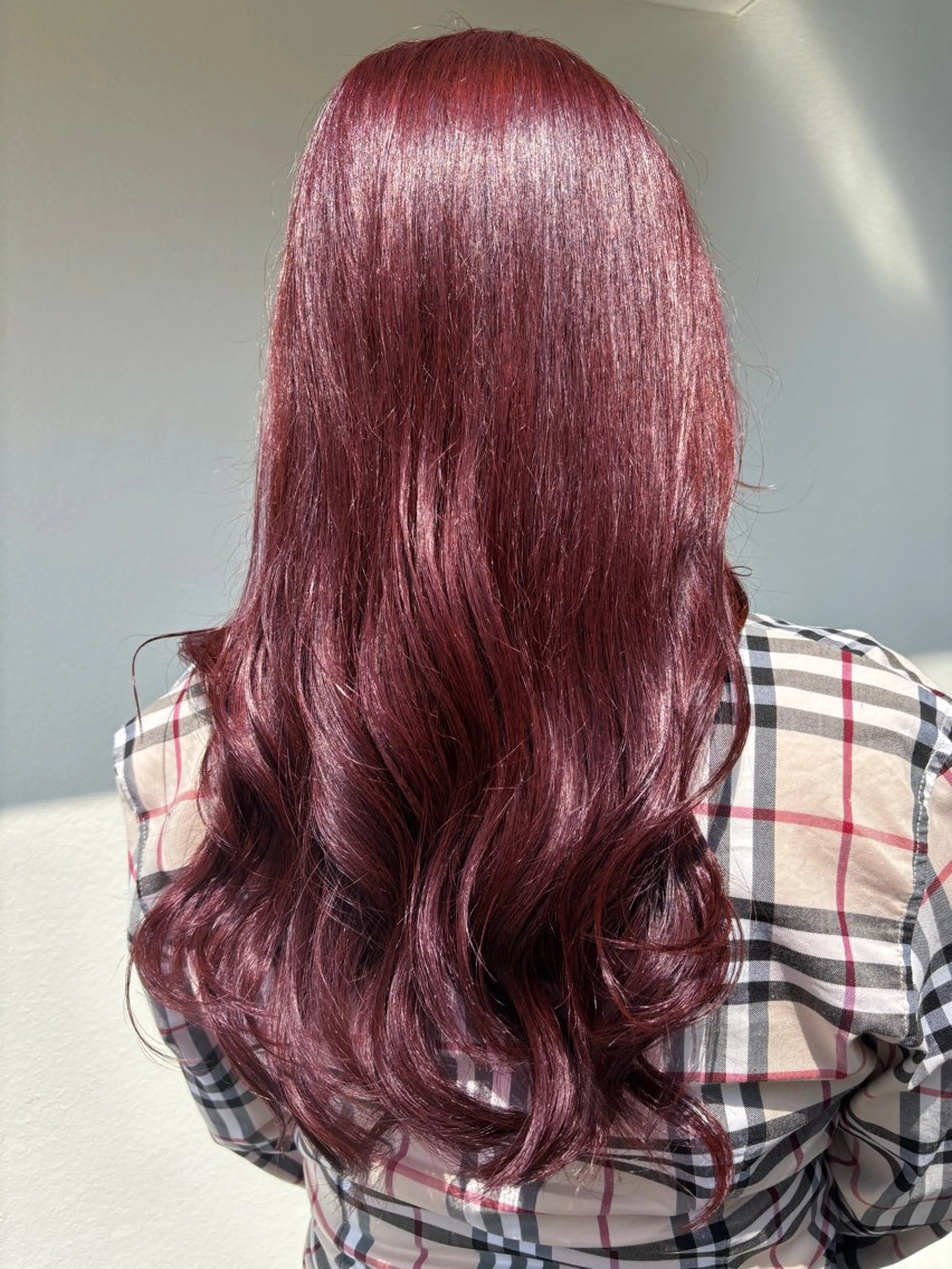 ロング カラー カシス レッドカラー ヘアカラー トリートメント ducha所属・DUCHA Tomida naoのヘアスタイル