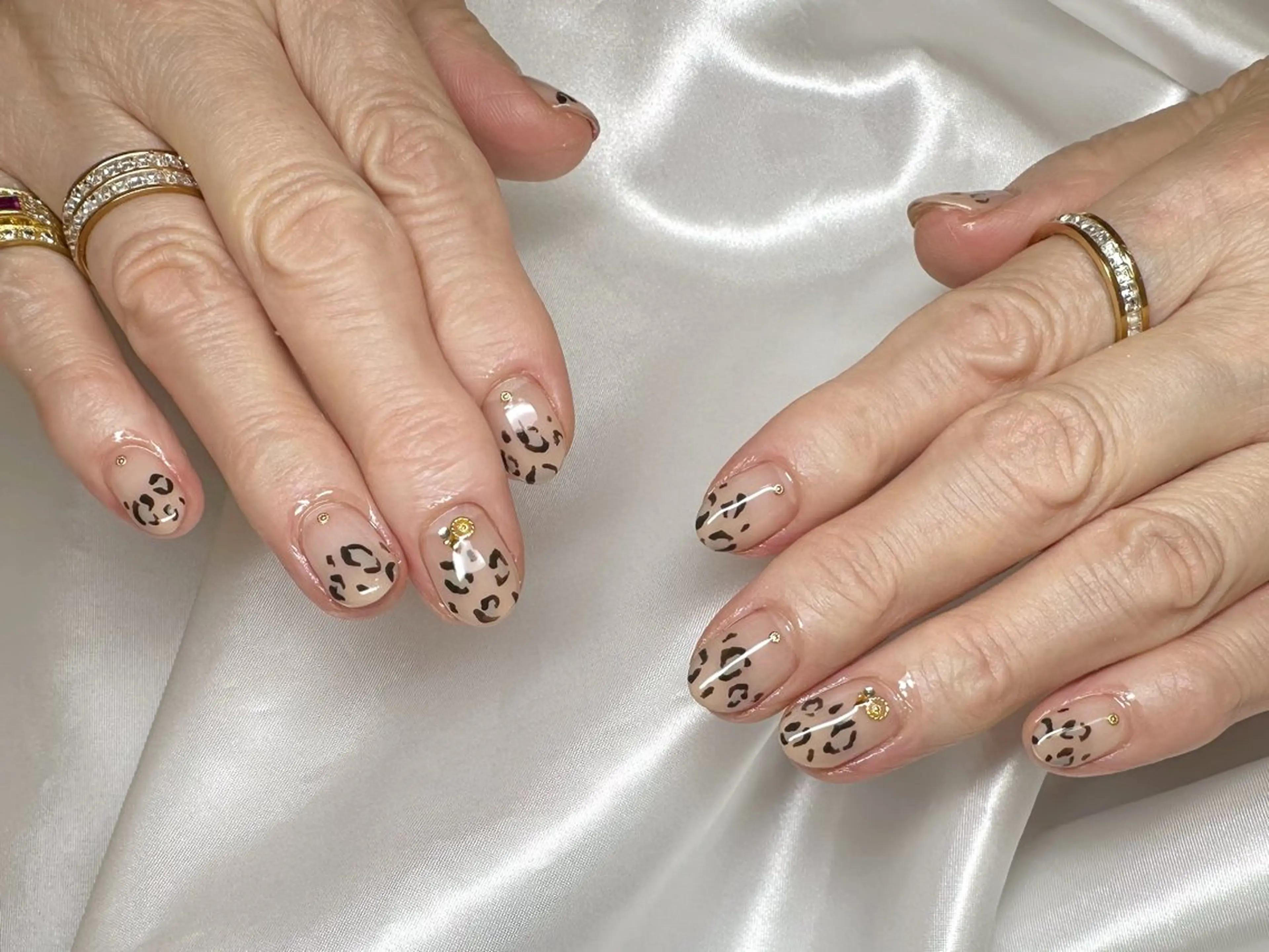 ネイル アニマル柄 グラデーション ハンドネイル nu NANAのネイルデザイン