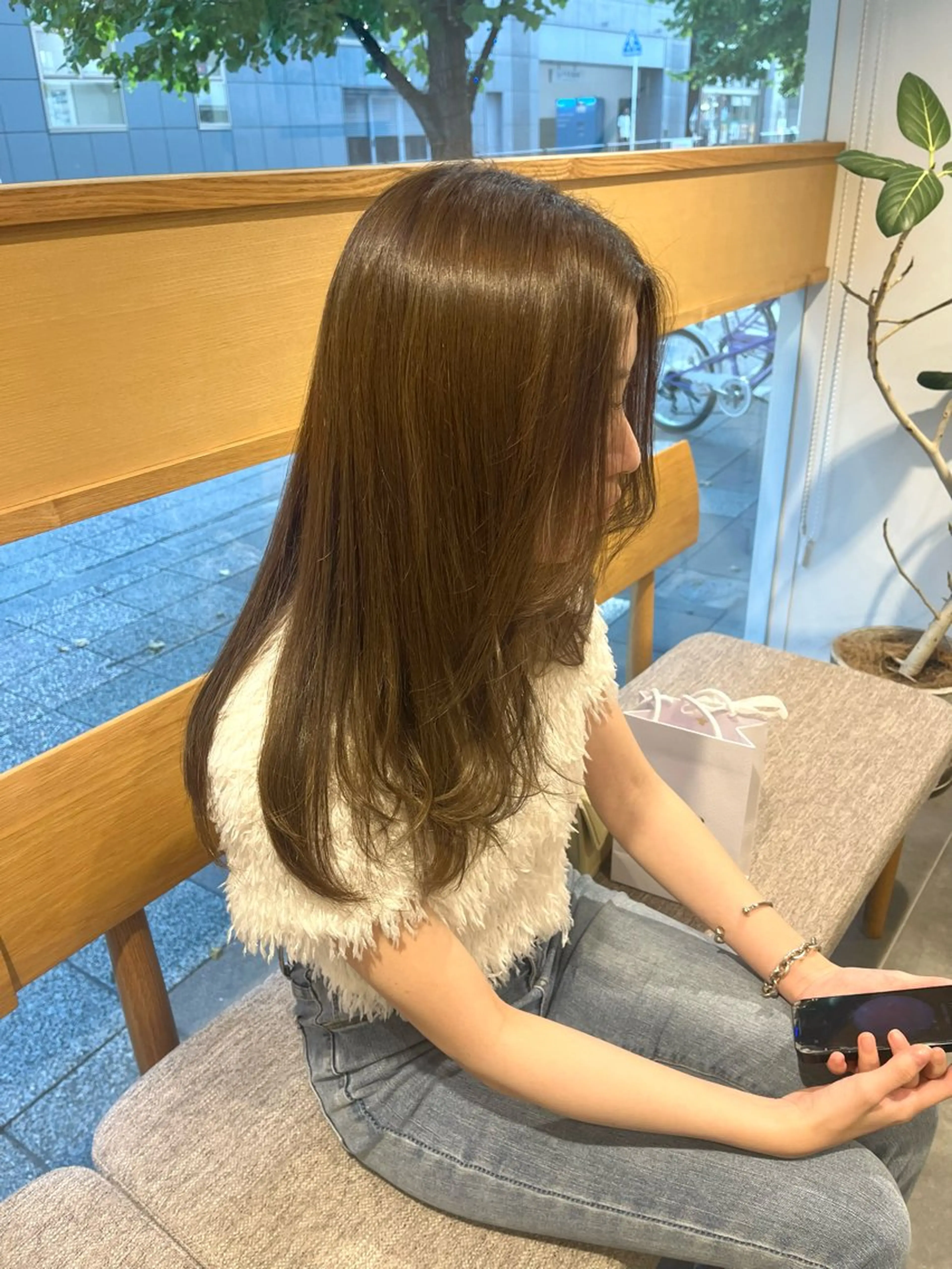 セミロング カラー ベージュカラー 西田 歩果のヘアスタイル