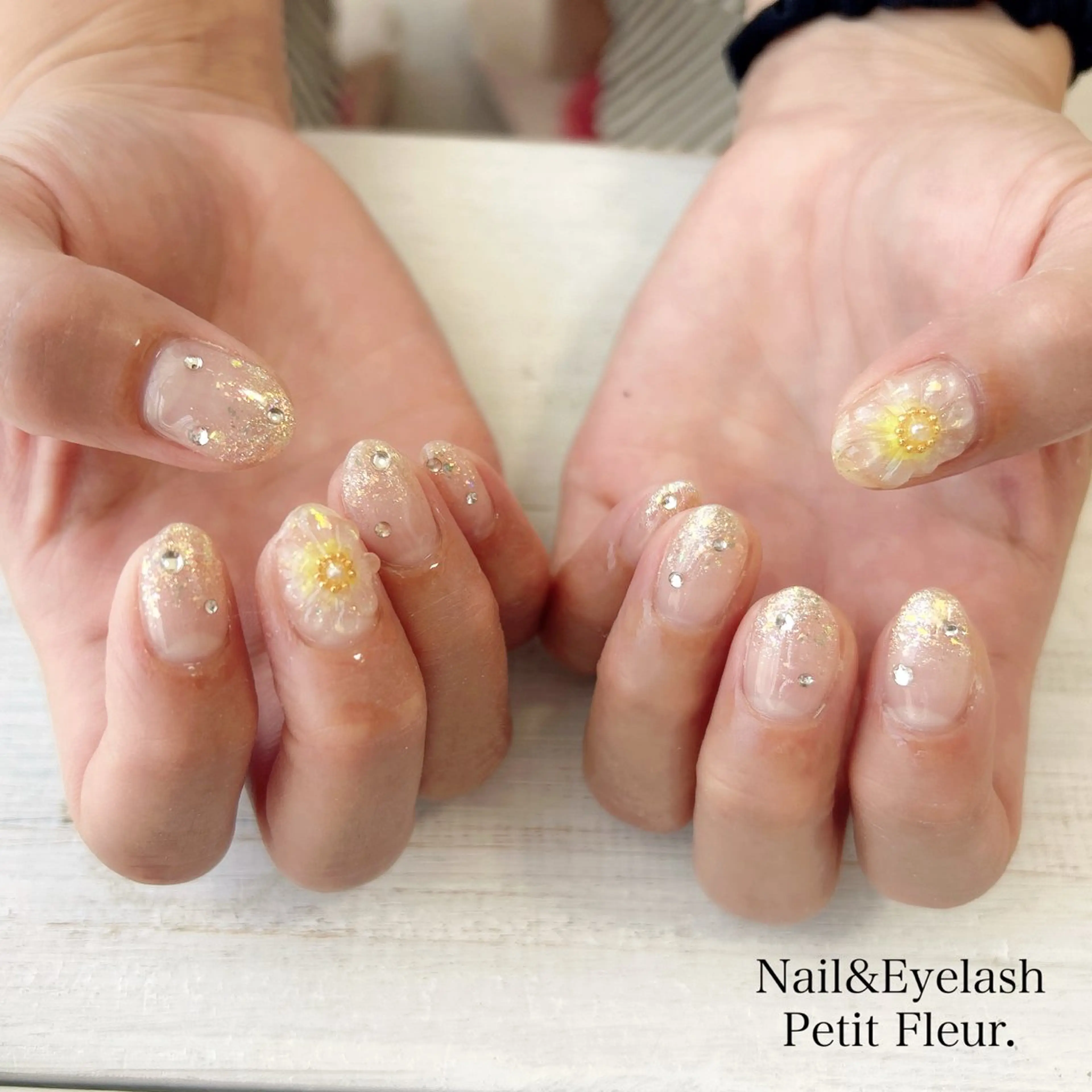 ネイル Petit Fleur所属・青柳 亜梨奈のマツエク・マツパデザイン