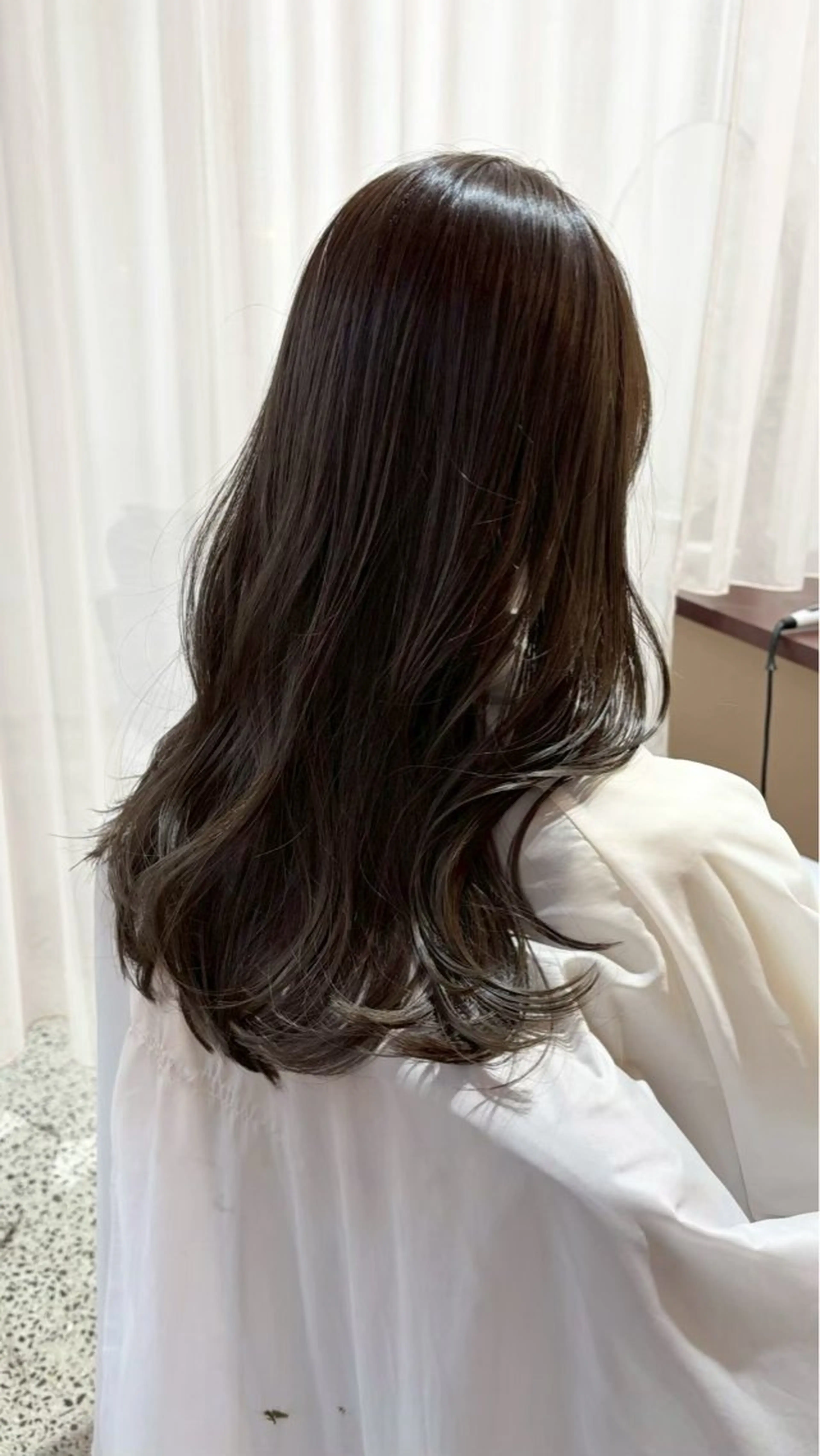 セミロング カット ヘアカラー 【YOKE】　西田 乃那のヘアスタイル