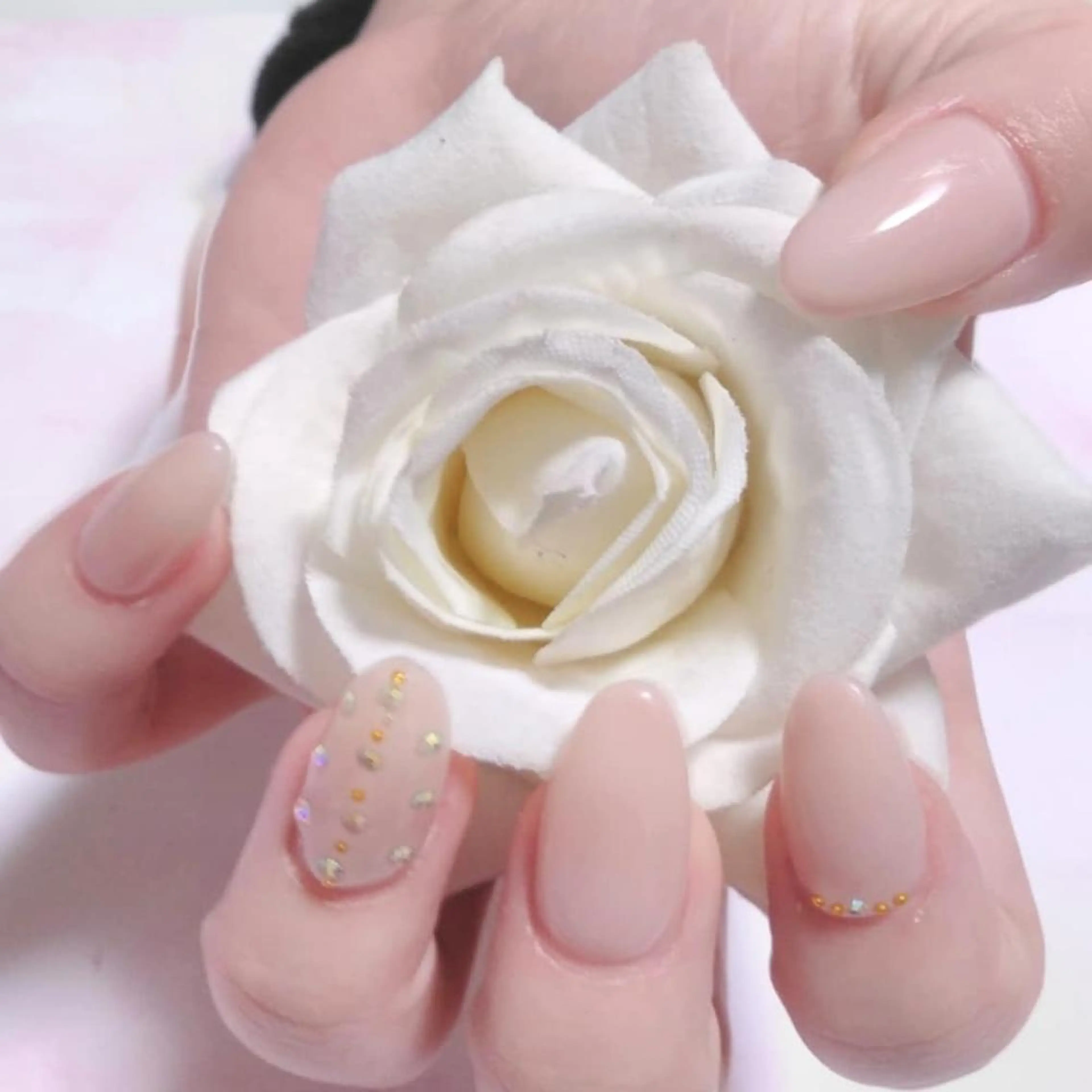 ネイル エステとネイル ローズコンフォートのネイルデザイン