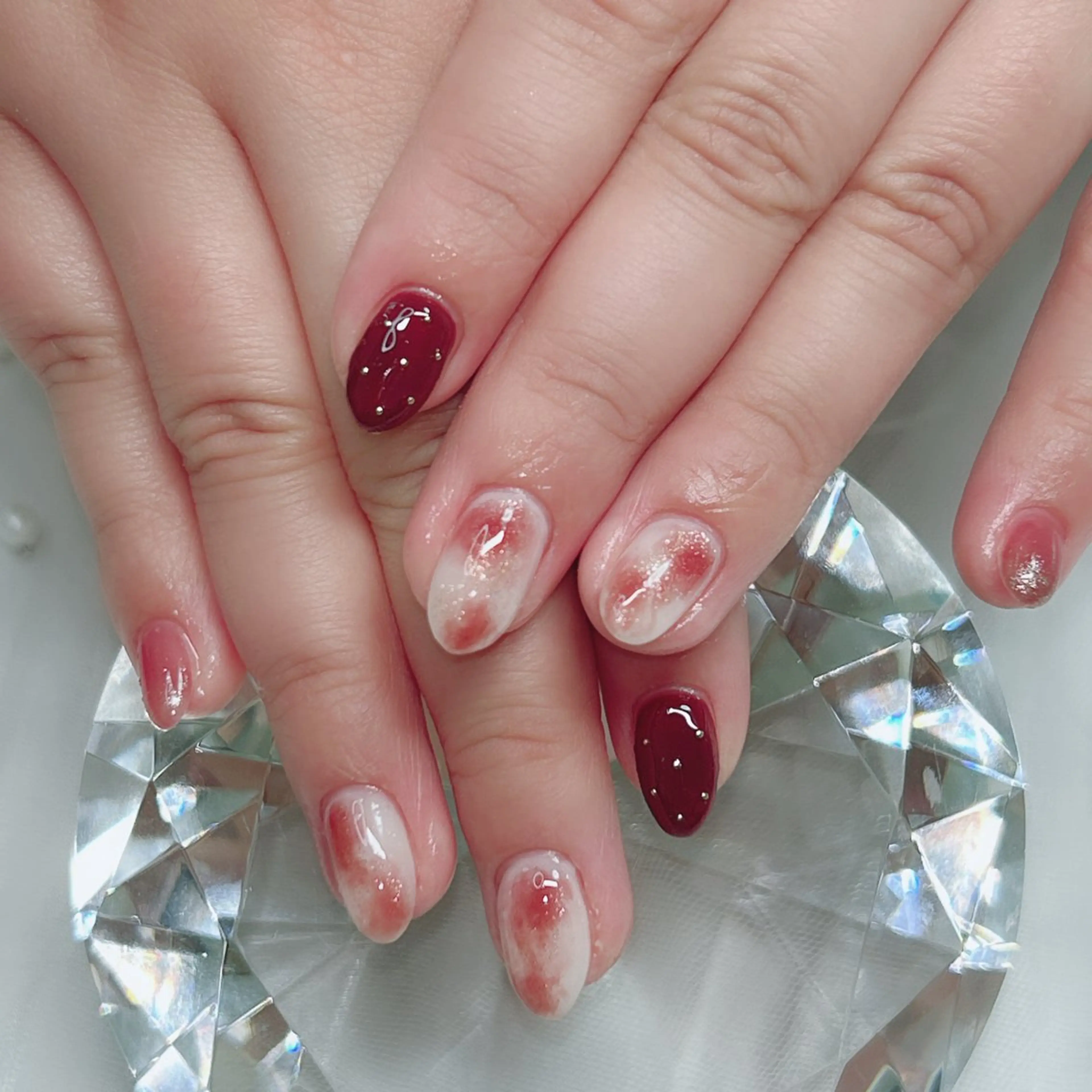 ネイル オーロラネイル ミラーネイル オフィスネイル ワンカラーネイル シンプルネイル ハンドネイル Cute Tips nailのネイルデザイン