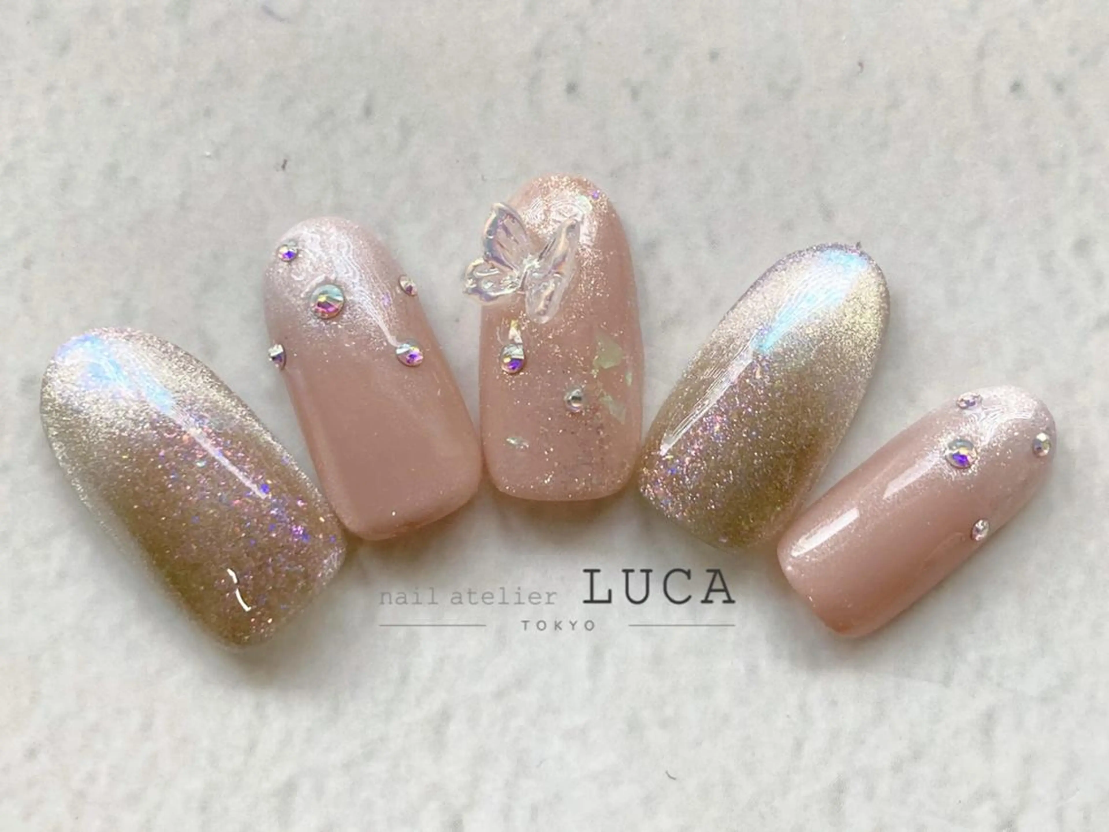 ネイル アートネイル オーロラネイル クリアネイル 長さ出し フットネイル ハンドネイル ネイルアトリエルカ スタッフのネイルデザイン