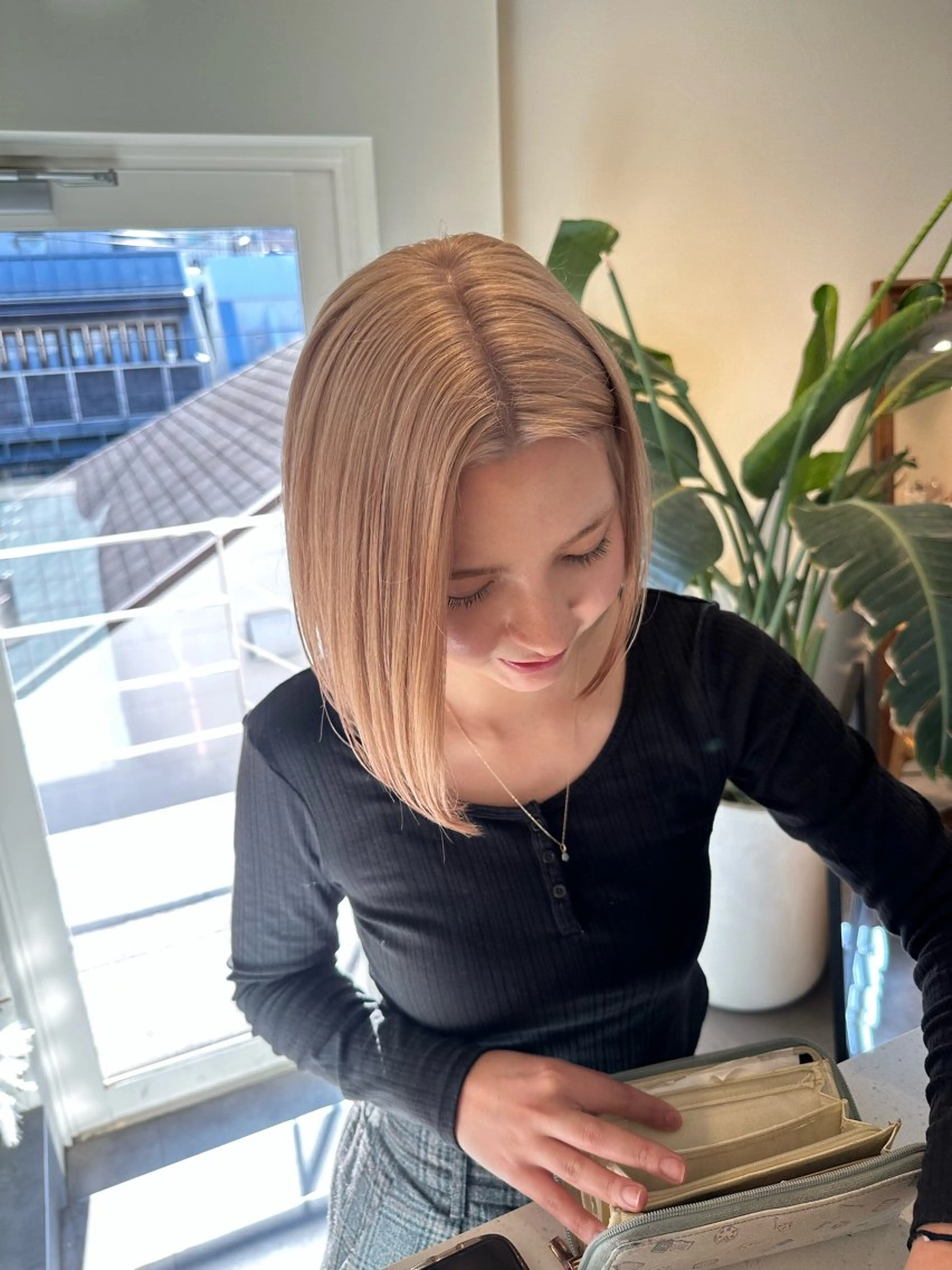 セミロング カラー HANAME 原宿美容室のヘアスタイル