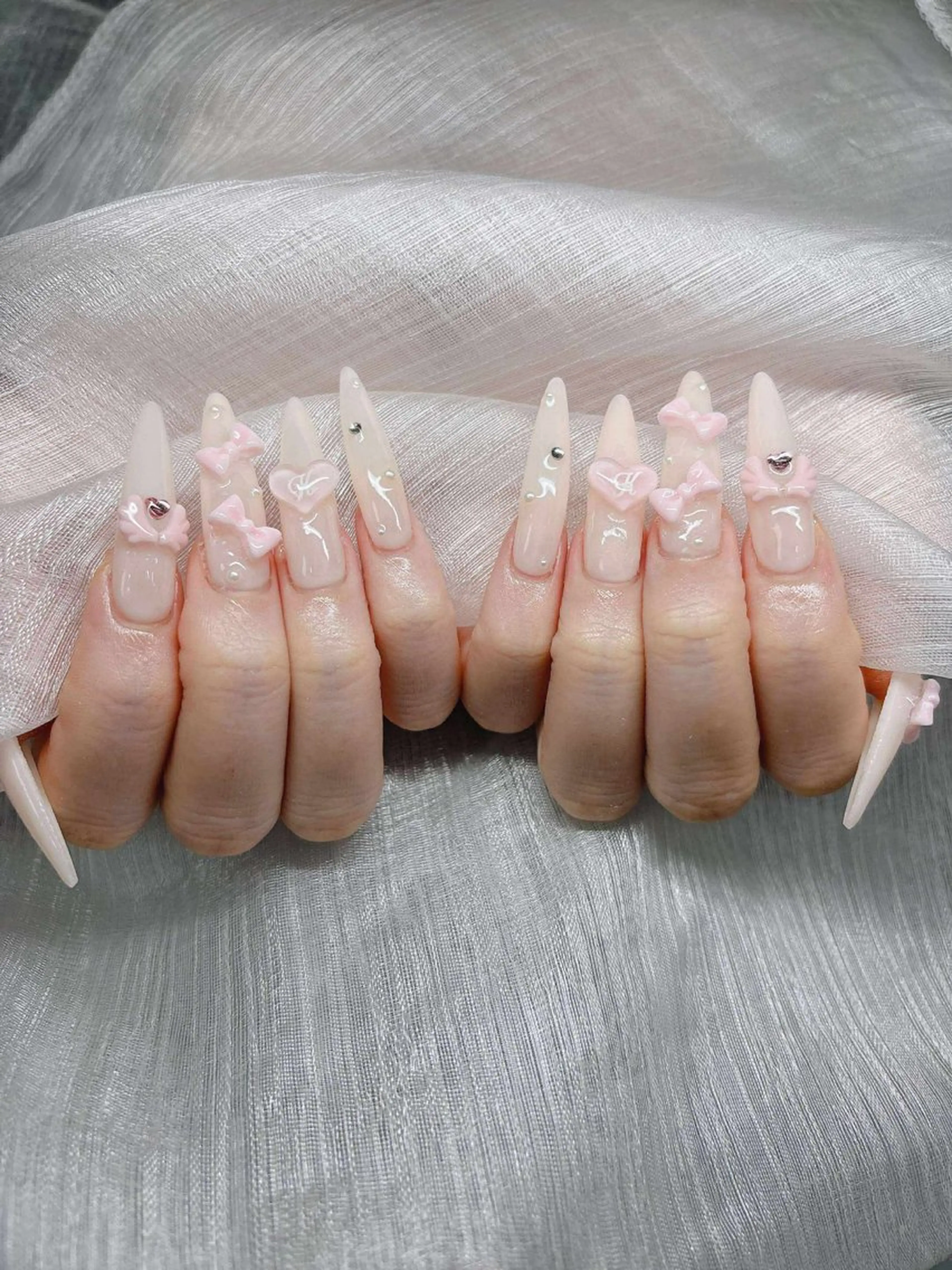 ネイル 長さ出し グラデーション 卒業式 キラキラネイル マグネットネイル ハンドネイル Lee Nailsのネイルデザイン