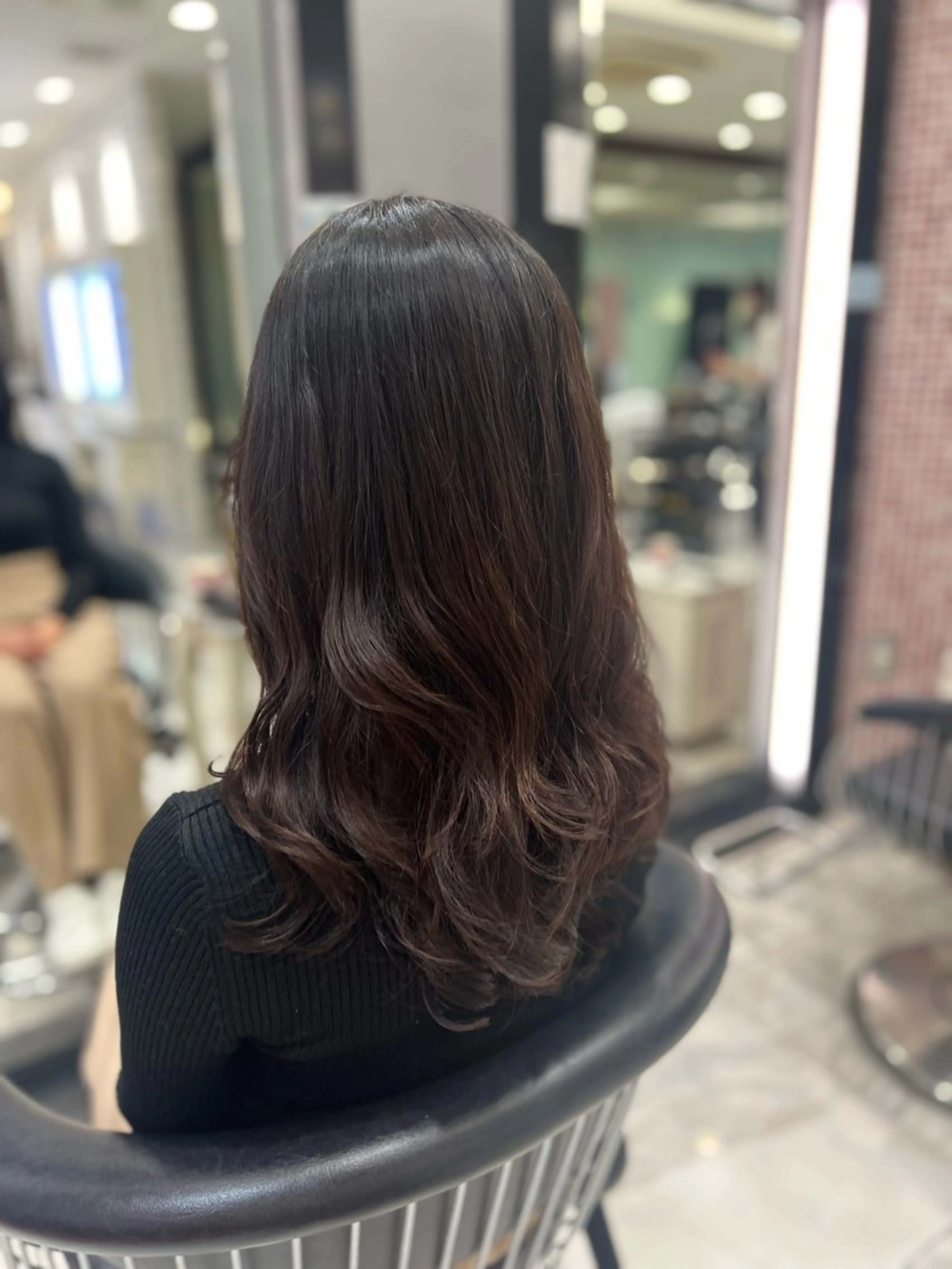 セミロング パーマ カット パーマ コテ巻きパーマ💙 シノヤユイのヘアスタイル