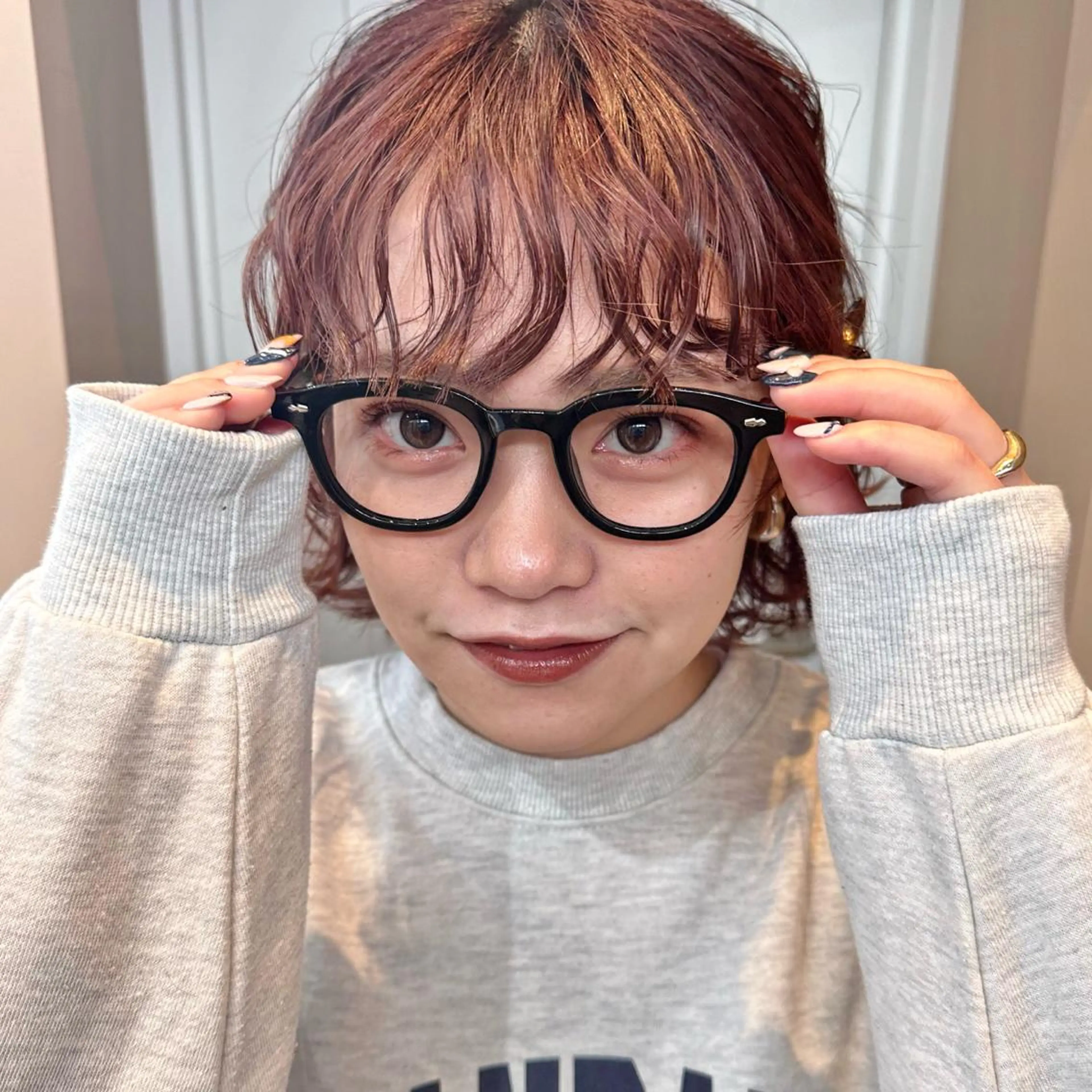 ミディアム カラー パーマ ヘアアレンジ ミディアムパーマ ブリーチ ダブルカラー オリーブカラー オレンジ ボブ/レイヤー/ニュ アンスパーマ/小夏のヘアスタイル