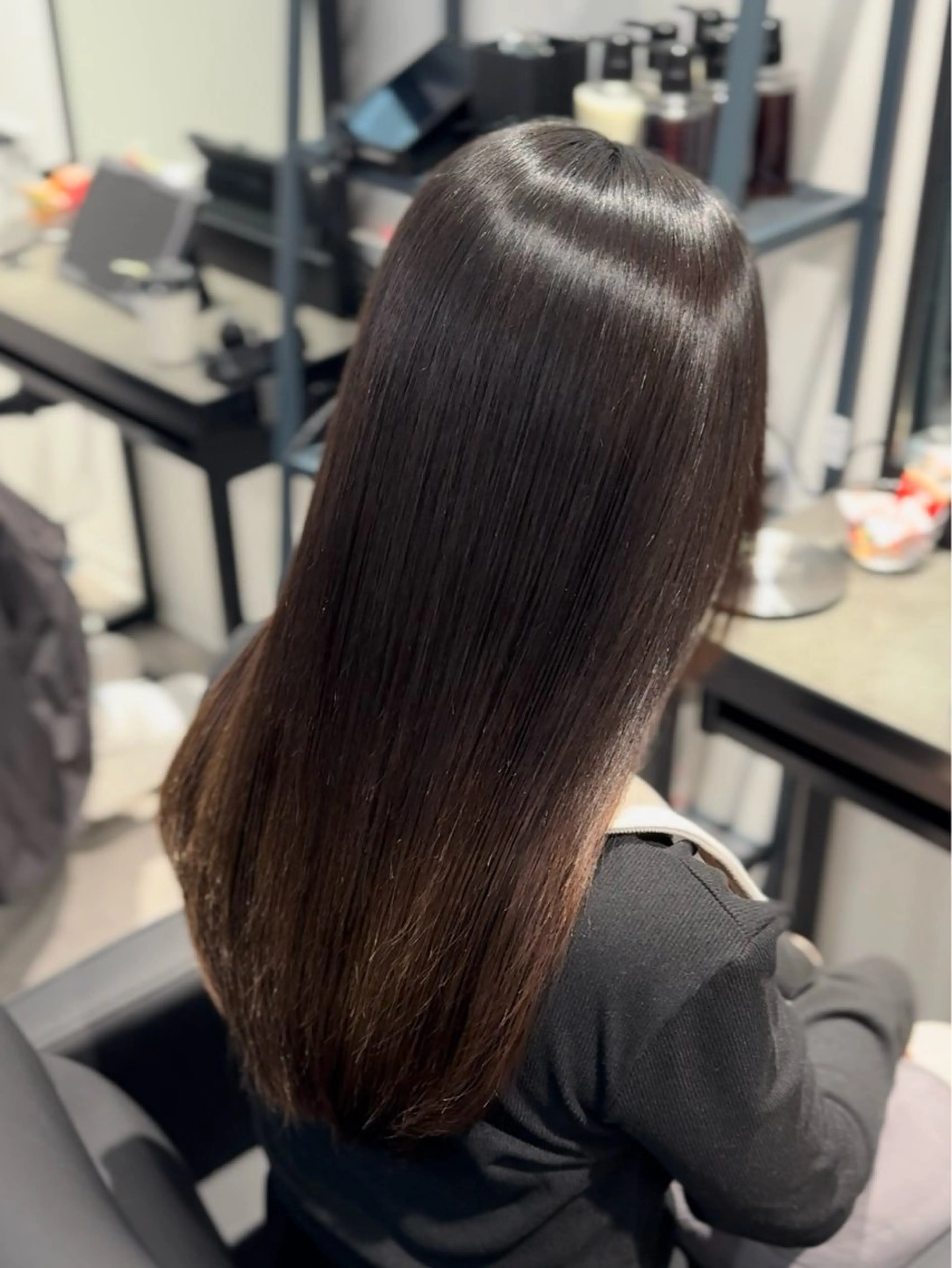 ミディアム カラー パーマ ヘアアレンジ カット ヘアカラー トリートメント Vel 新宿店所属・美髪矯正/髪質改善 カラー✨️Velのヘアスタイル