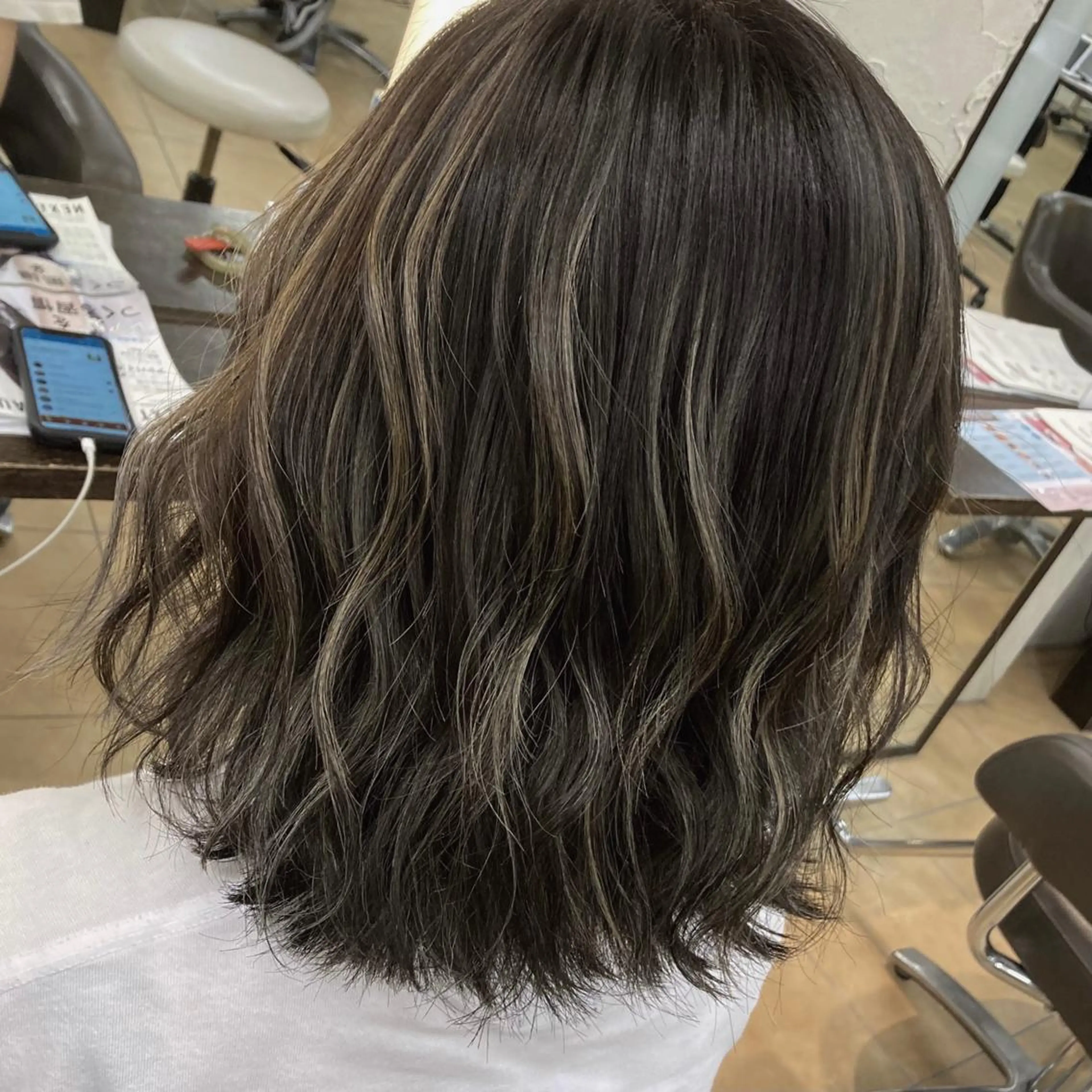 ミディアム lien ヒジリのヘアスタイル