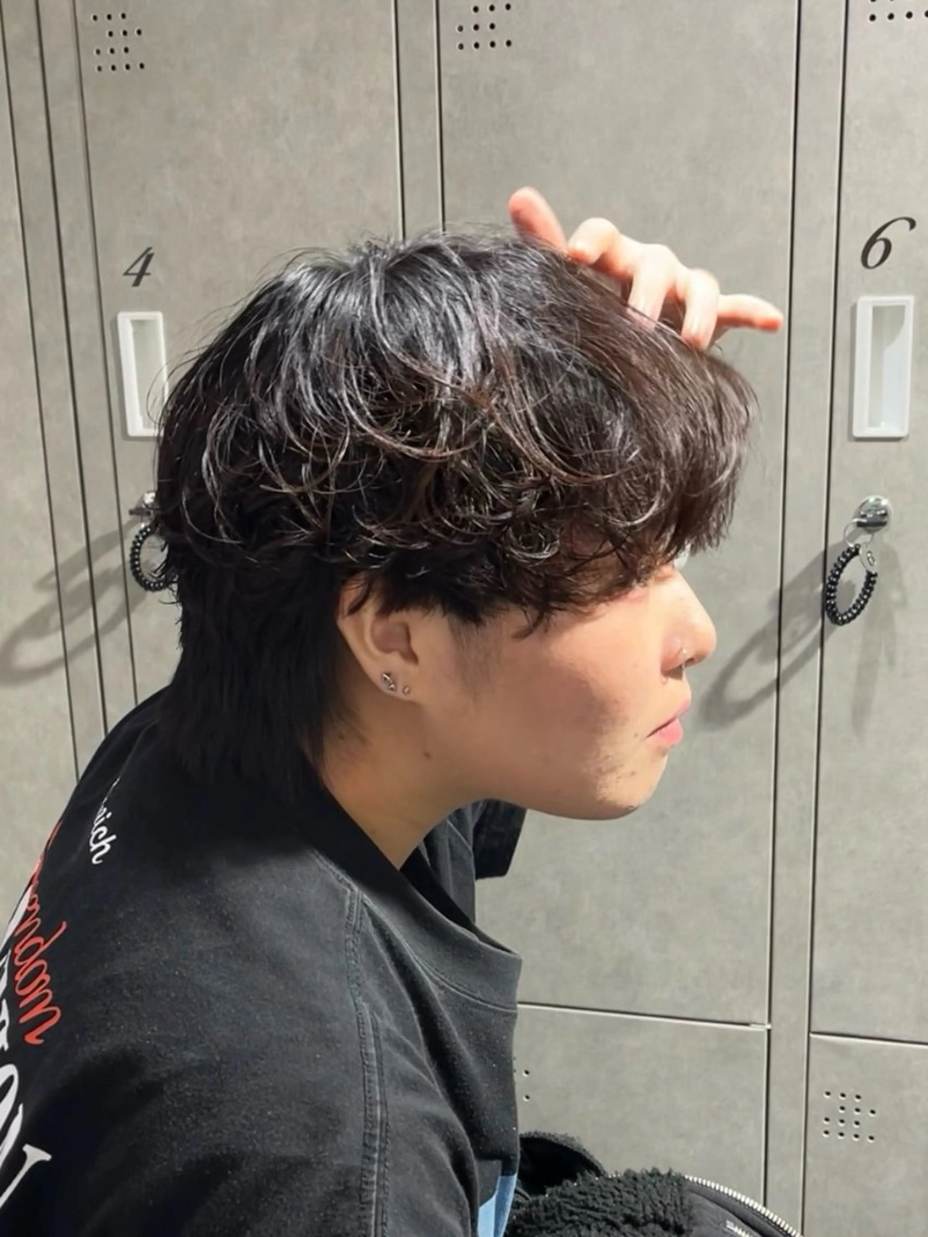 ショート カラー パーマ メンズ カット パーマ 【シャドウパーマ センターパート】義心のヘアスタイル