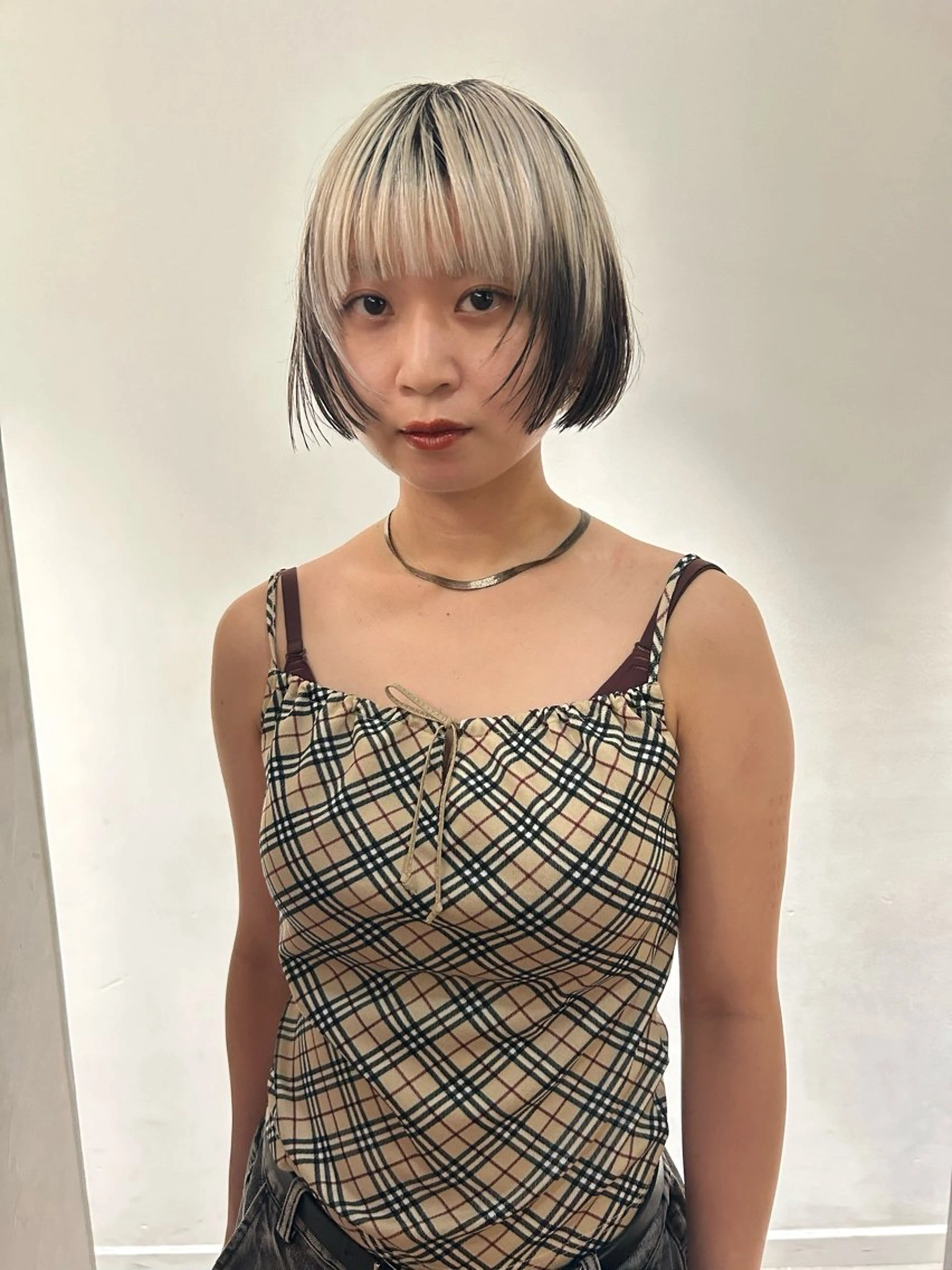 ショート カラー ボブ カット ヘアカラー トリートメント Loom.所属・村上雅人 ナチュラルモードのヘアスタイル