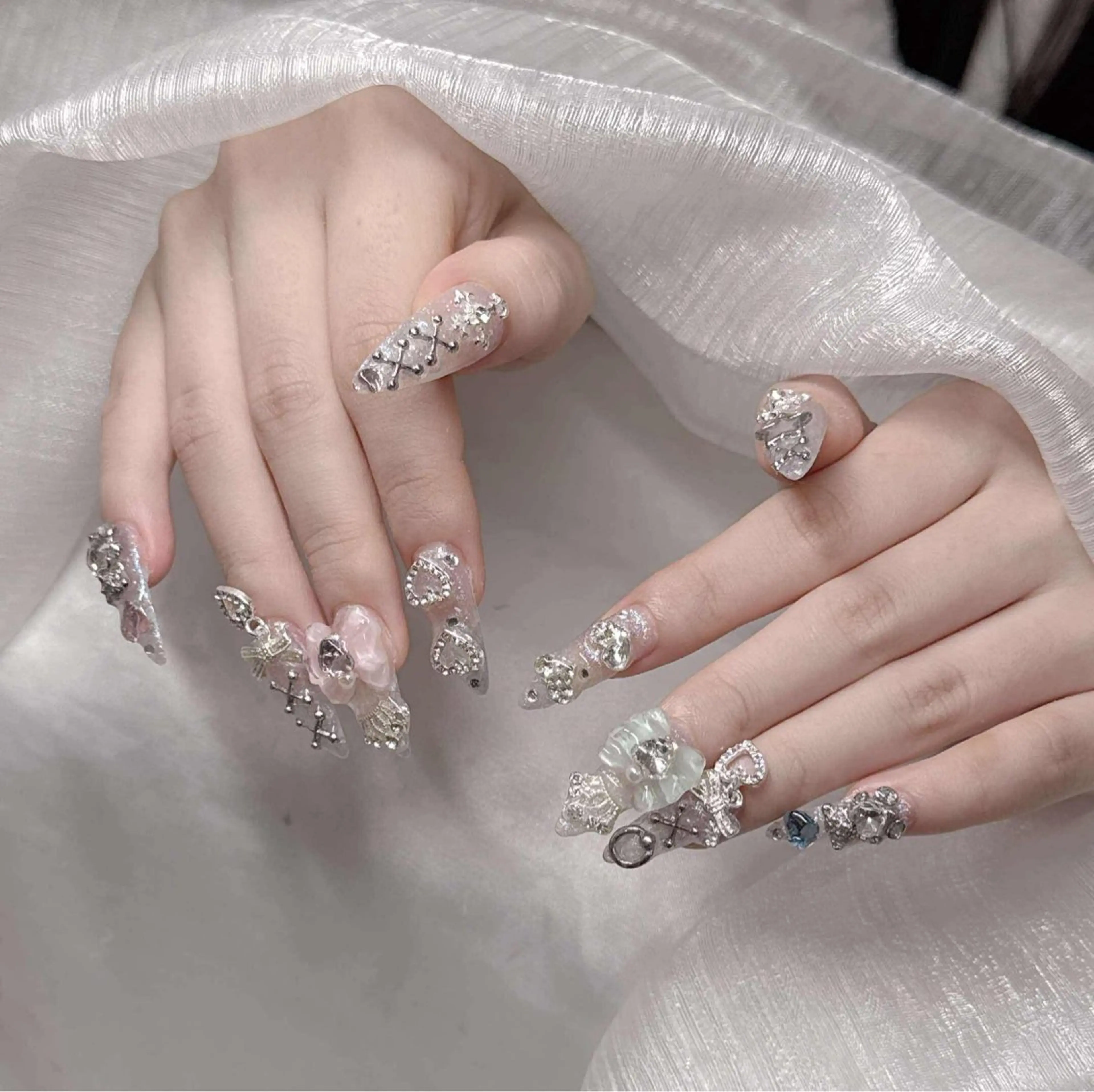 ネイル ハンドネイル Lee Nailsのネイルデザイン