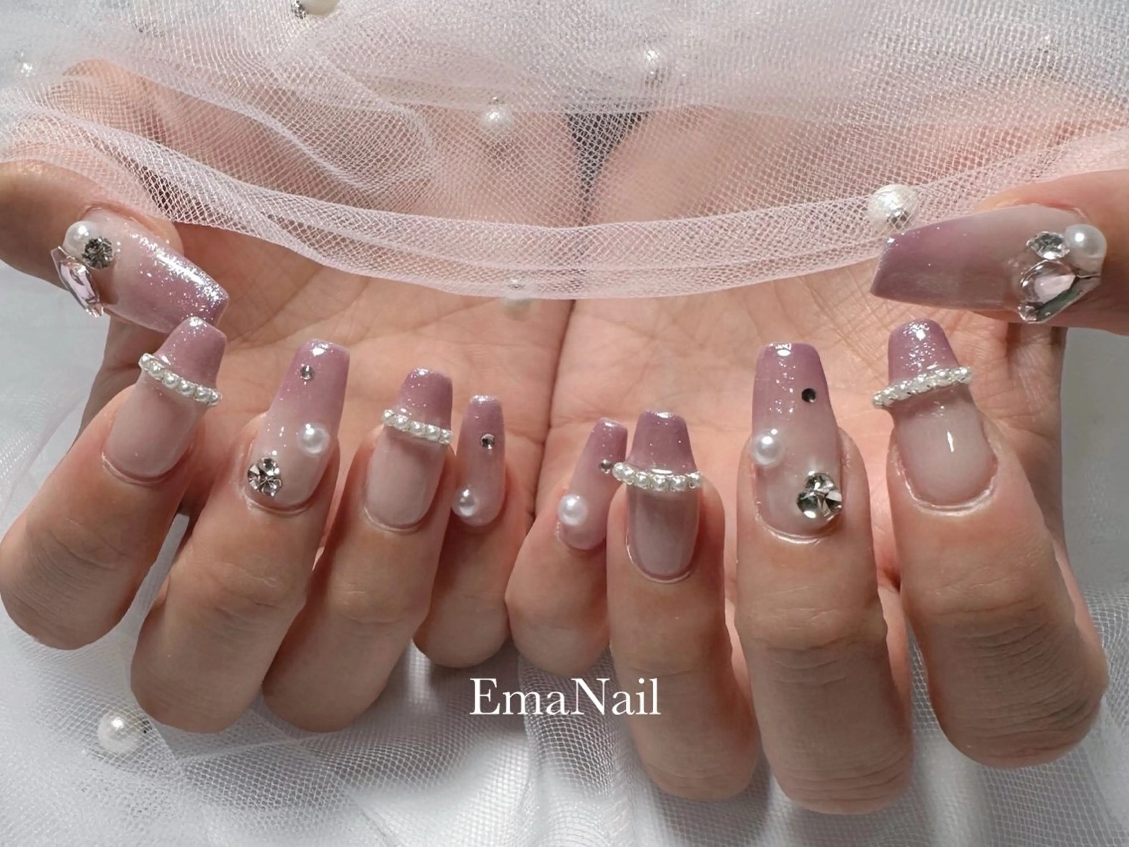 ネイル EmaNail豊中 🎀SANAのネイルデザイン