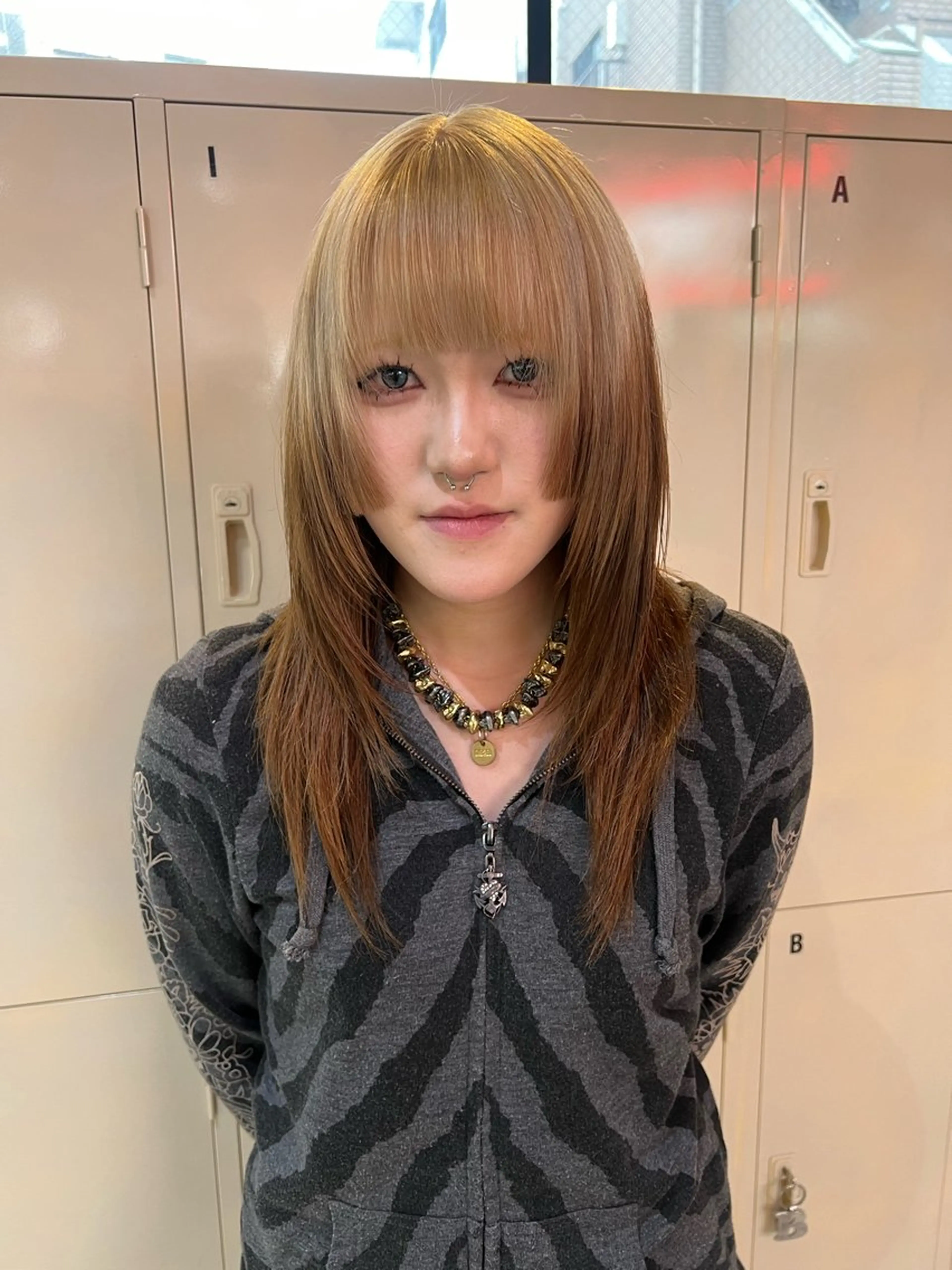 ミディアム カット ヘアカラー 💥ウルフカット デザインあんな💥のヘアスタイル