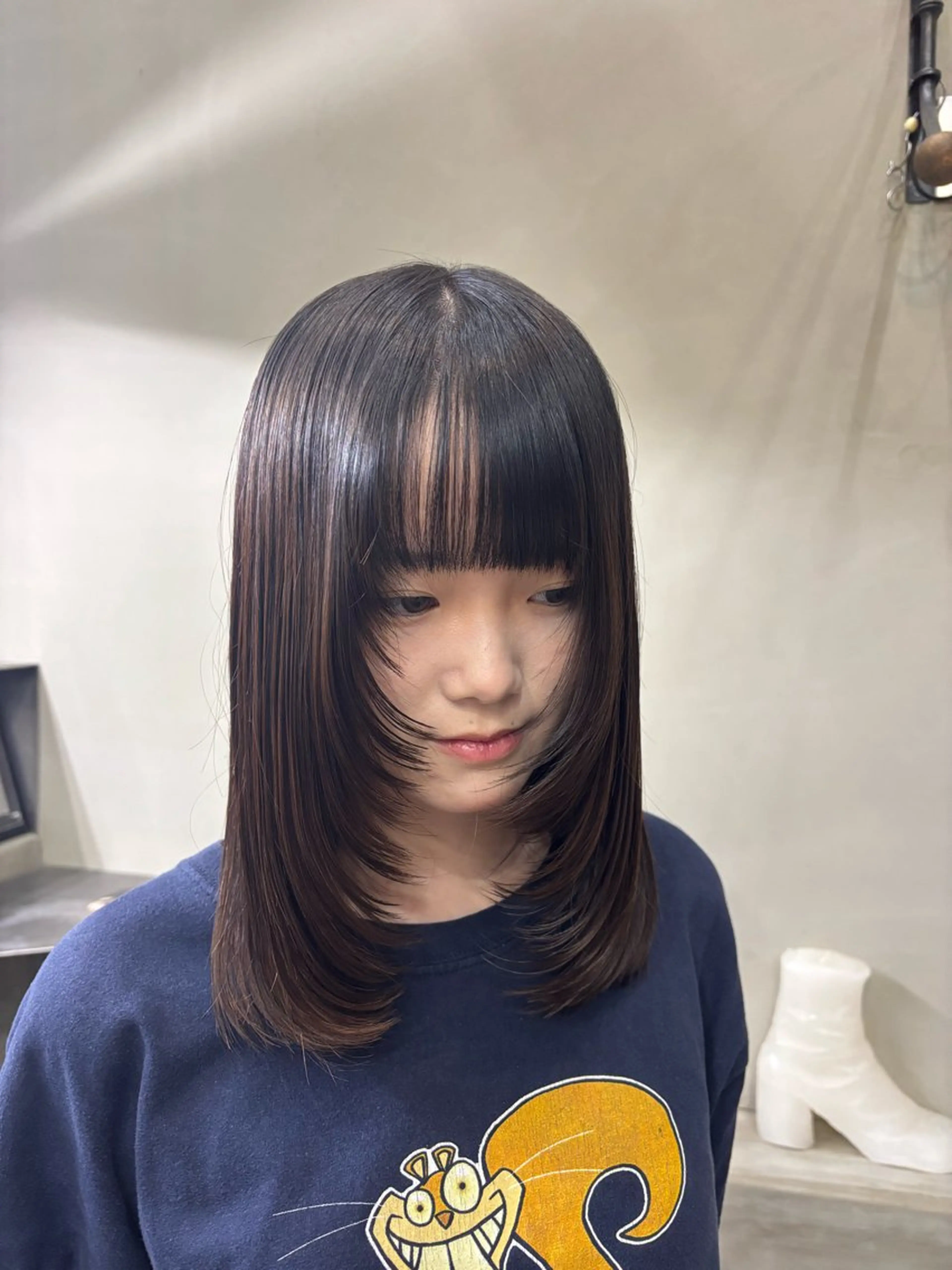 ミディアム 顔まわりレイヤー 顔周りカット レイヤーカット cyan miwaのヘアスタイル