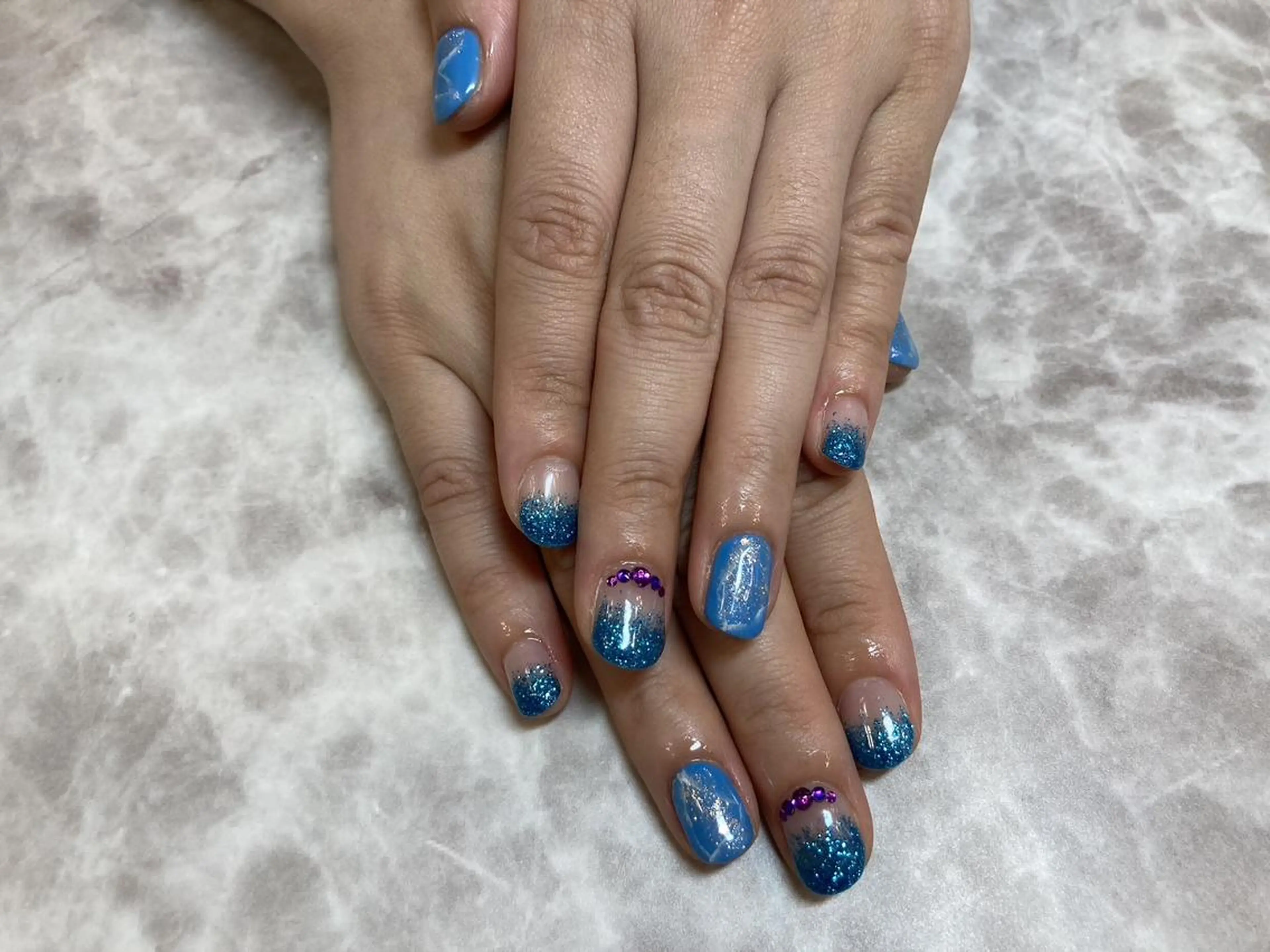 ネイル ネイルリボン 受付スタッフのネイルデザイン