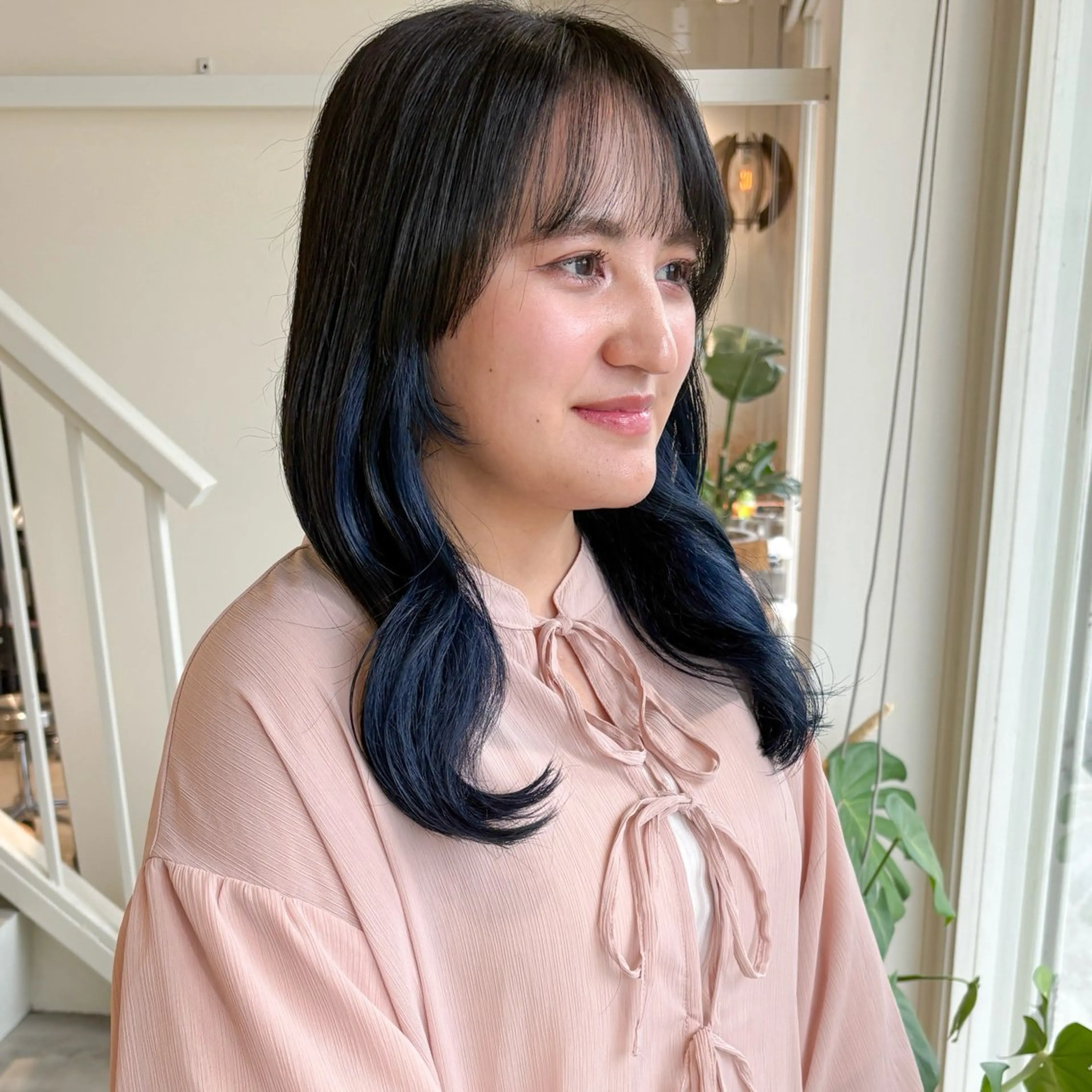 ロング カラー ブリーチ ブルーカラー 透明感カラー 安西 香利奈のヘアスタイル