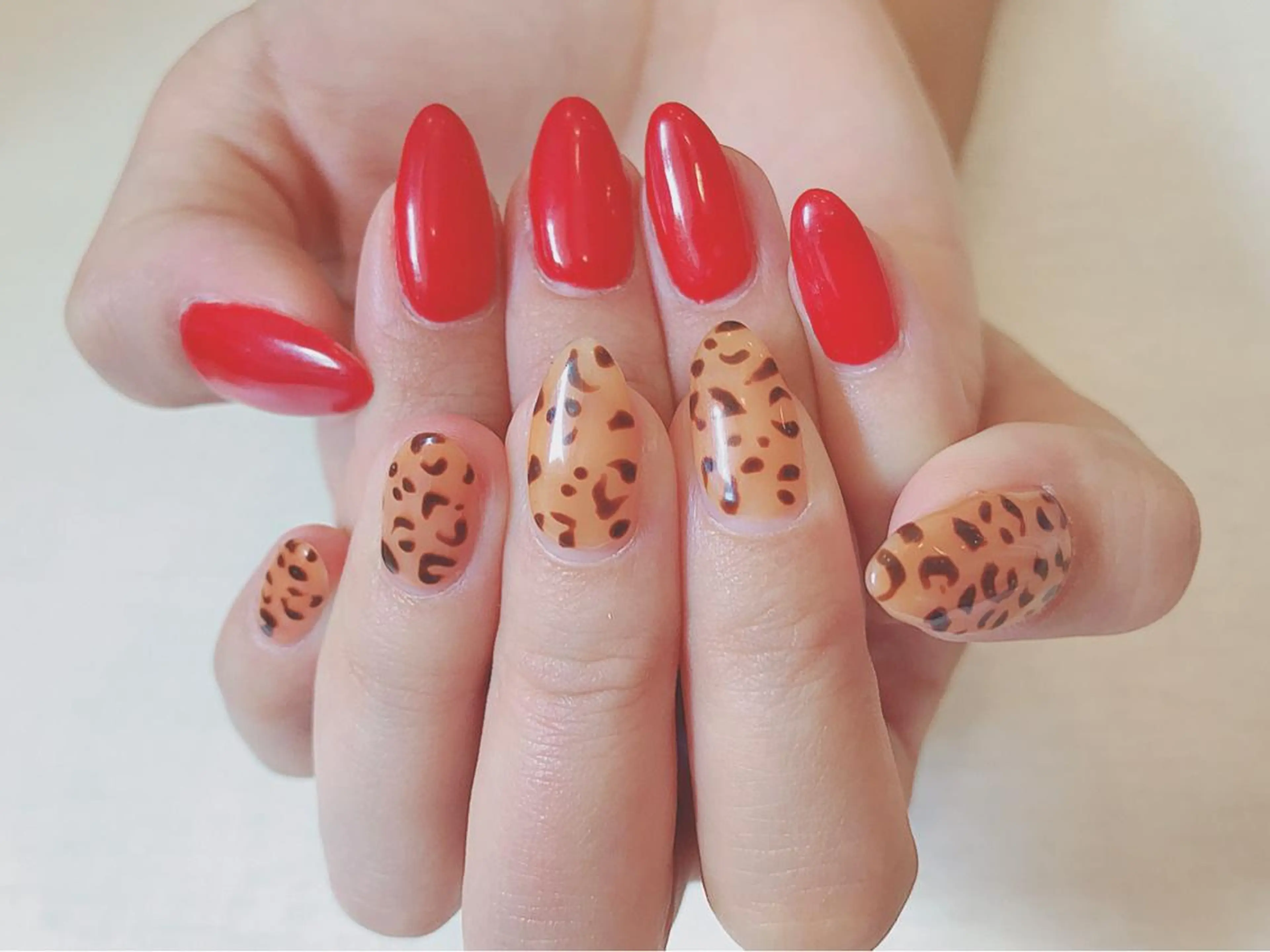 ネイル アニマル柄 ハンドネイル 高山 歩美のネイルデザイン