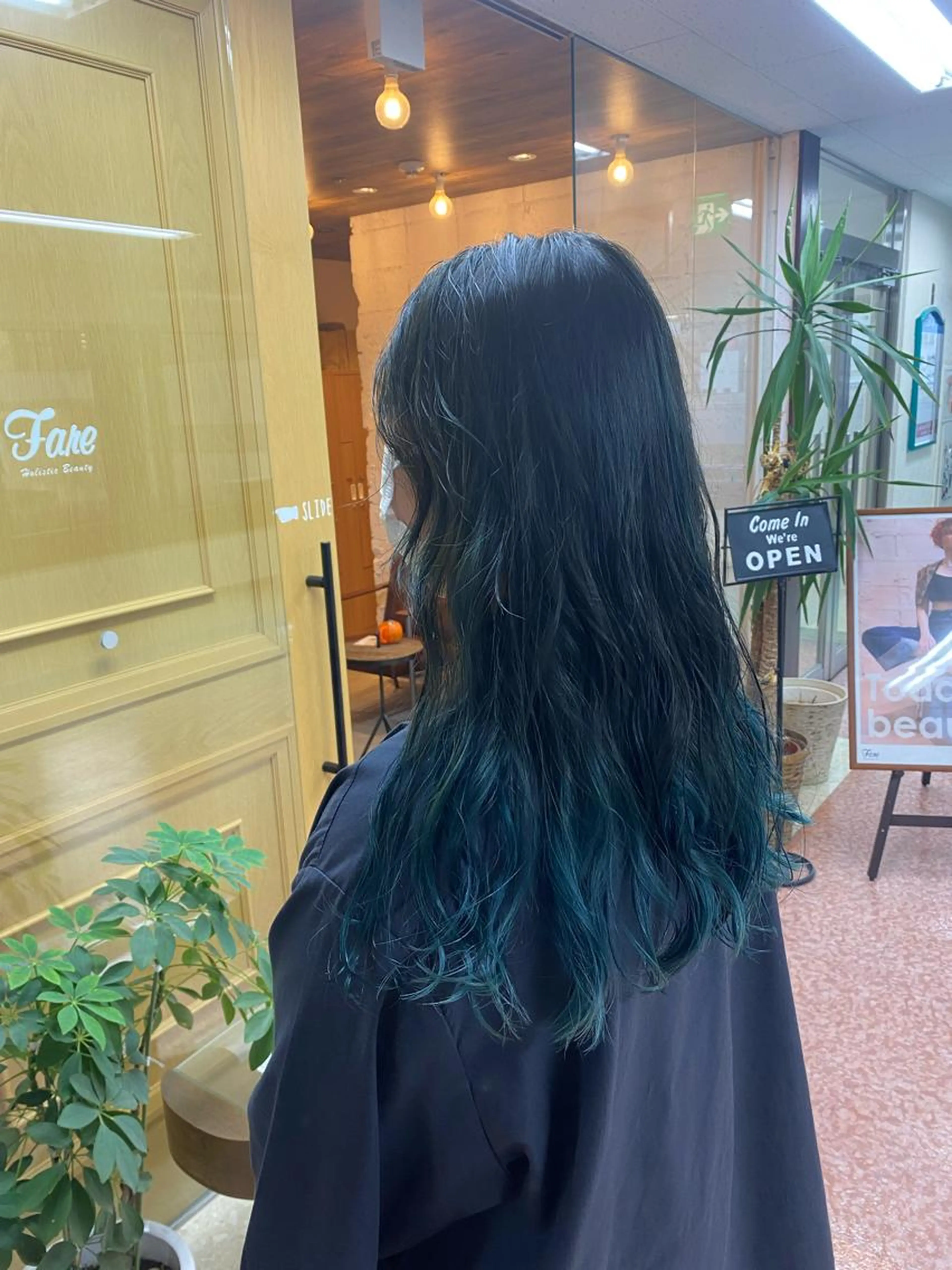 カット＋ダブルカラー＋Aujuaトリートメント　　　　　　　　　　　ブリーチ、ハイライトなどの写真